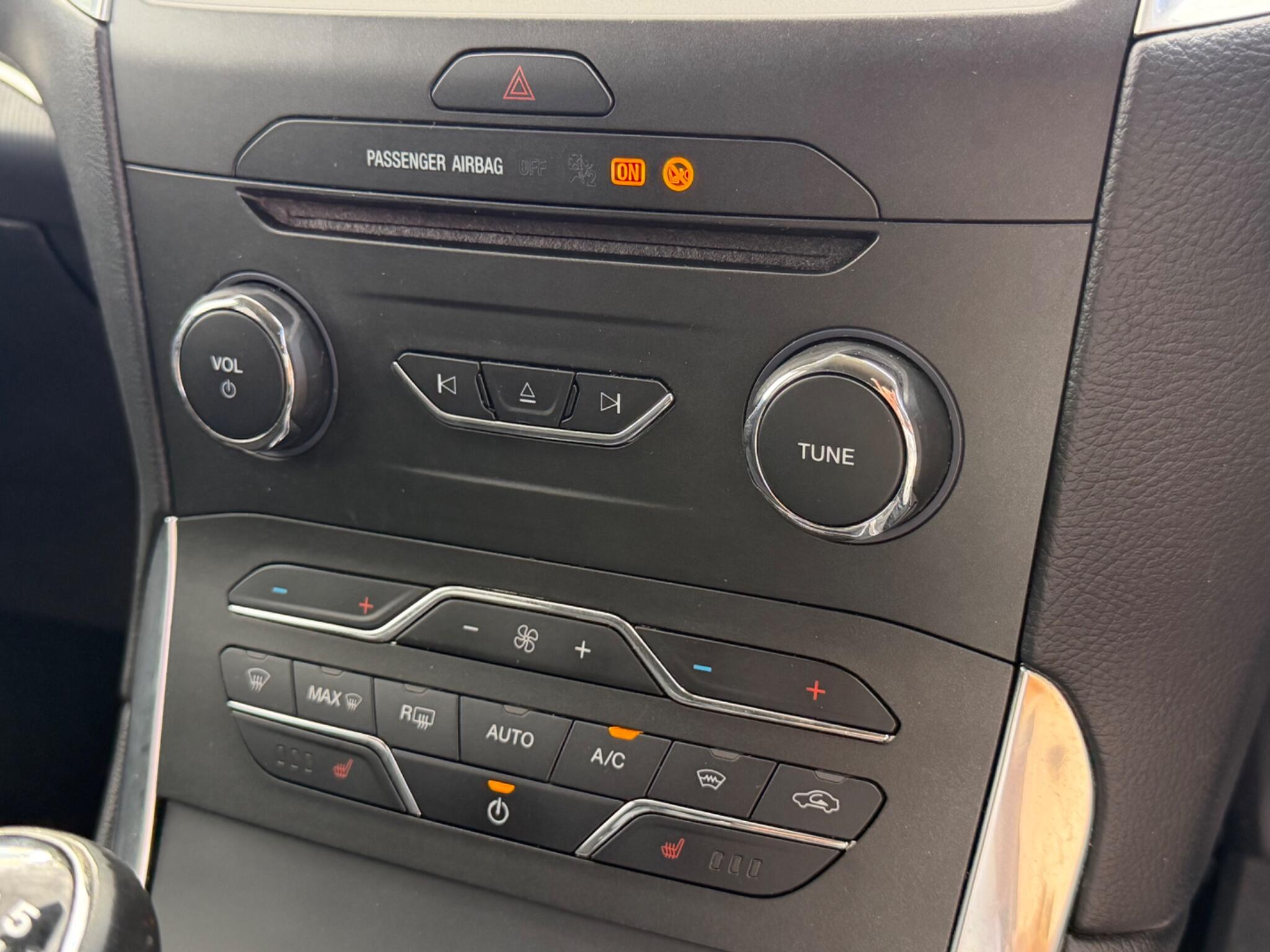 Ford S-Max view 15