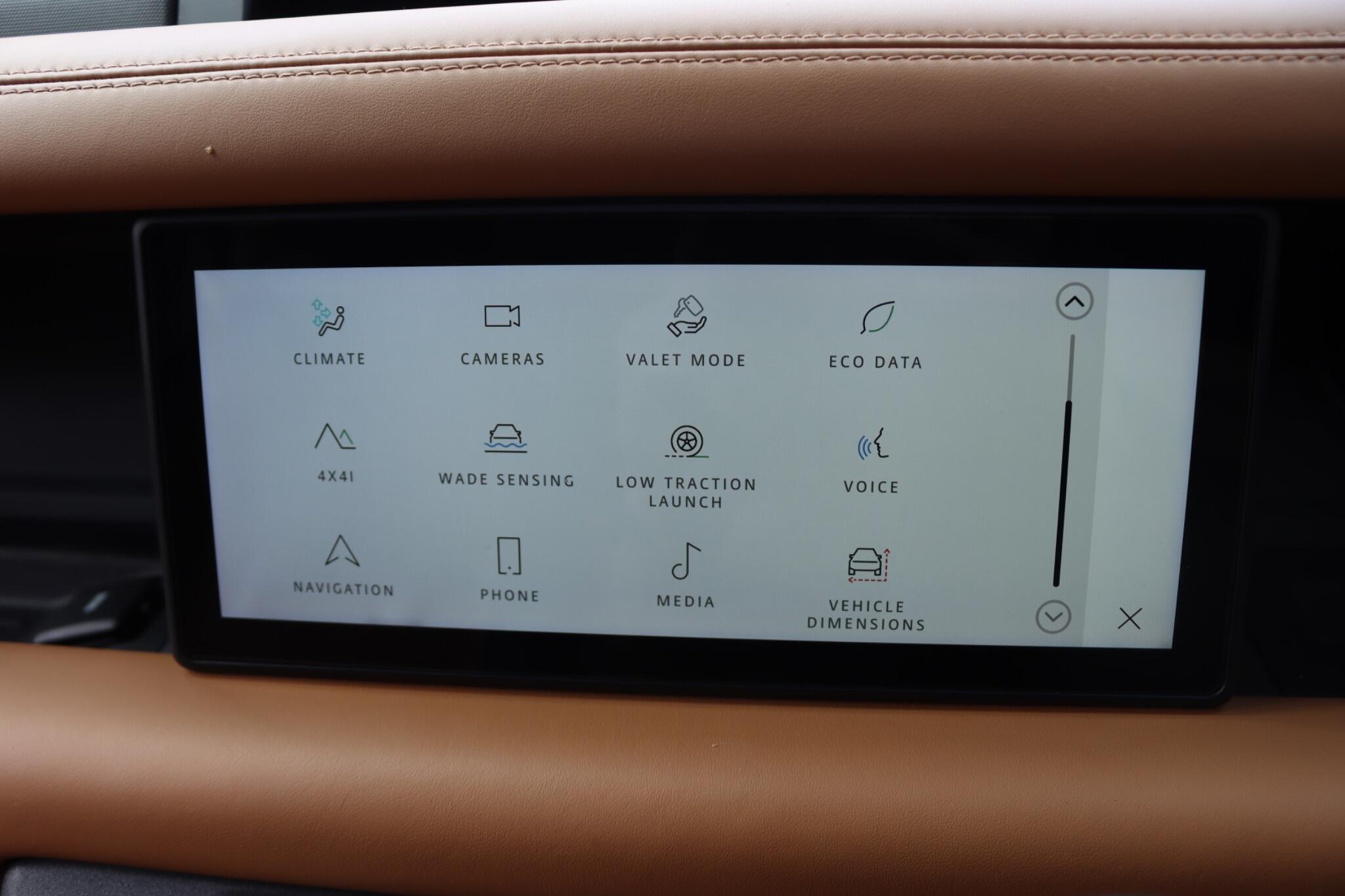 Land Rover Defender view 35