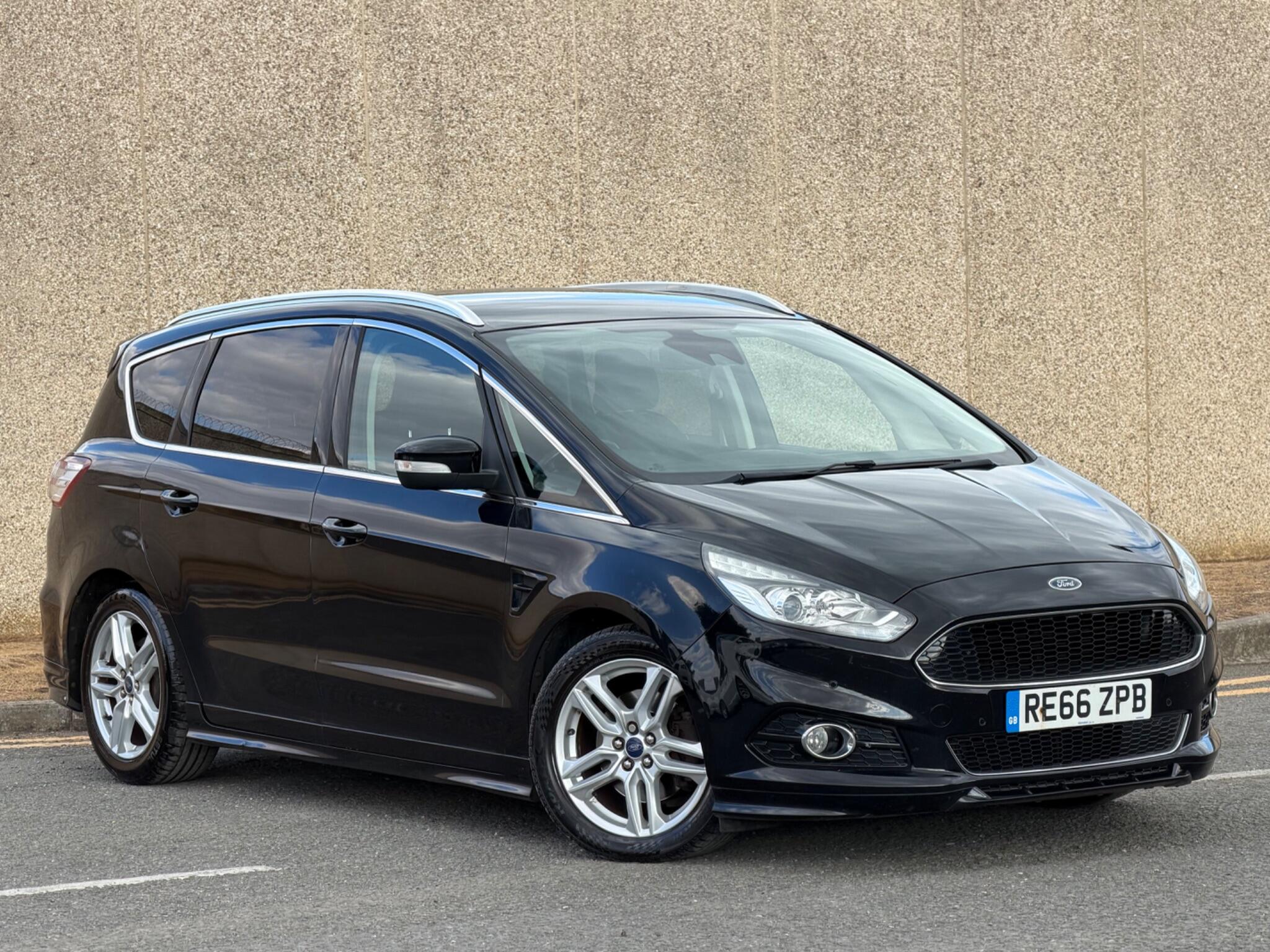 Ford S-Max view 2