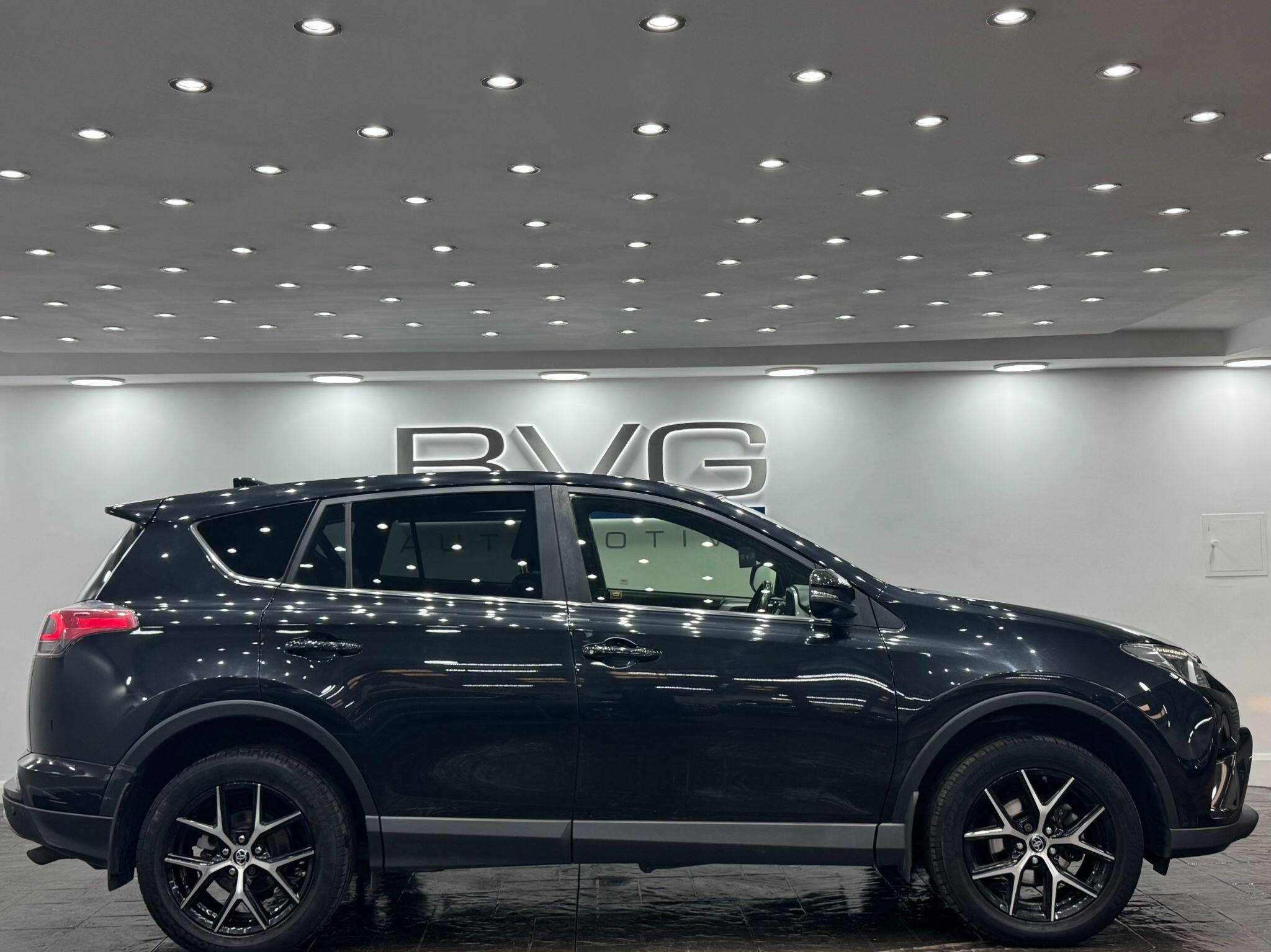 Toyota Rav4 view 7