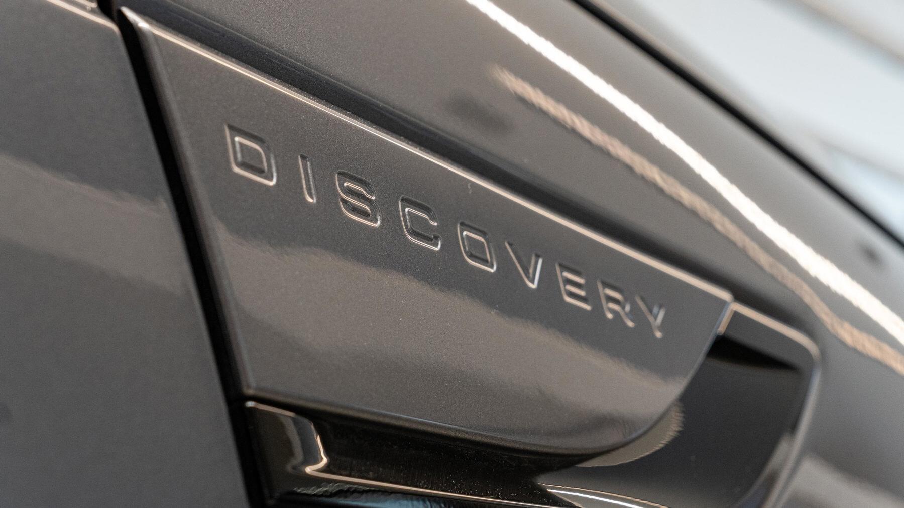 Land Rover Discovery view 73