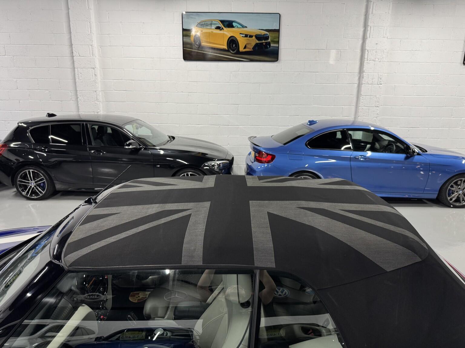 Mini Convertible view 10