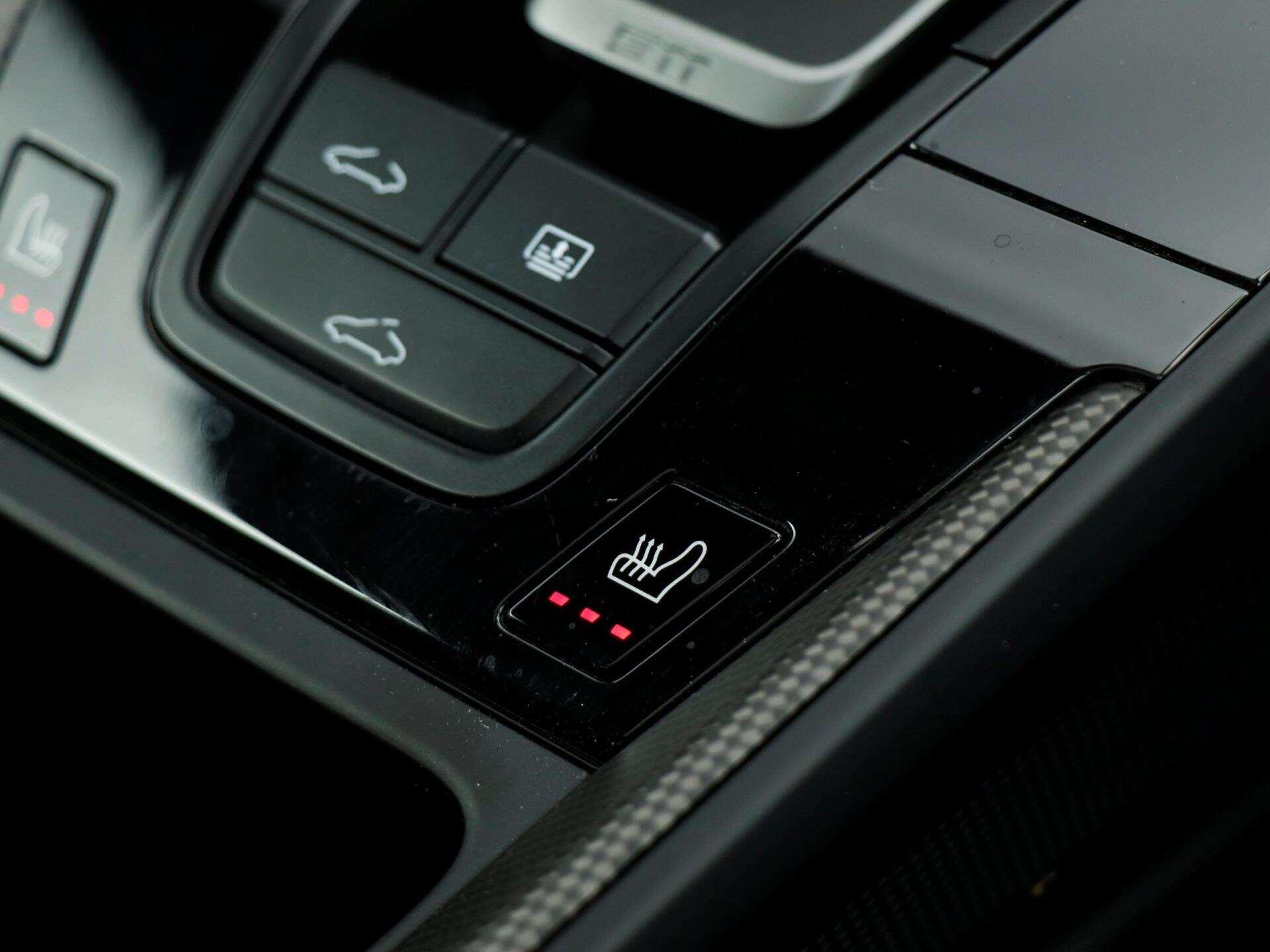 Porsche 911 view 17