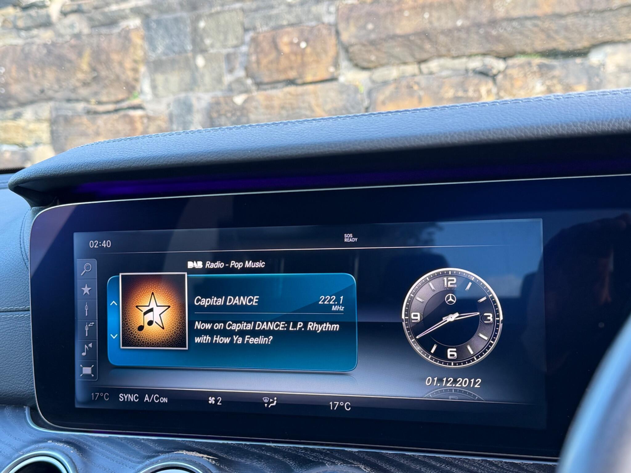 Mercedes-Benz E-Class view 35