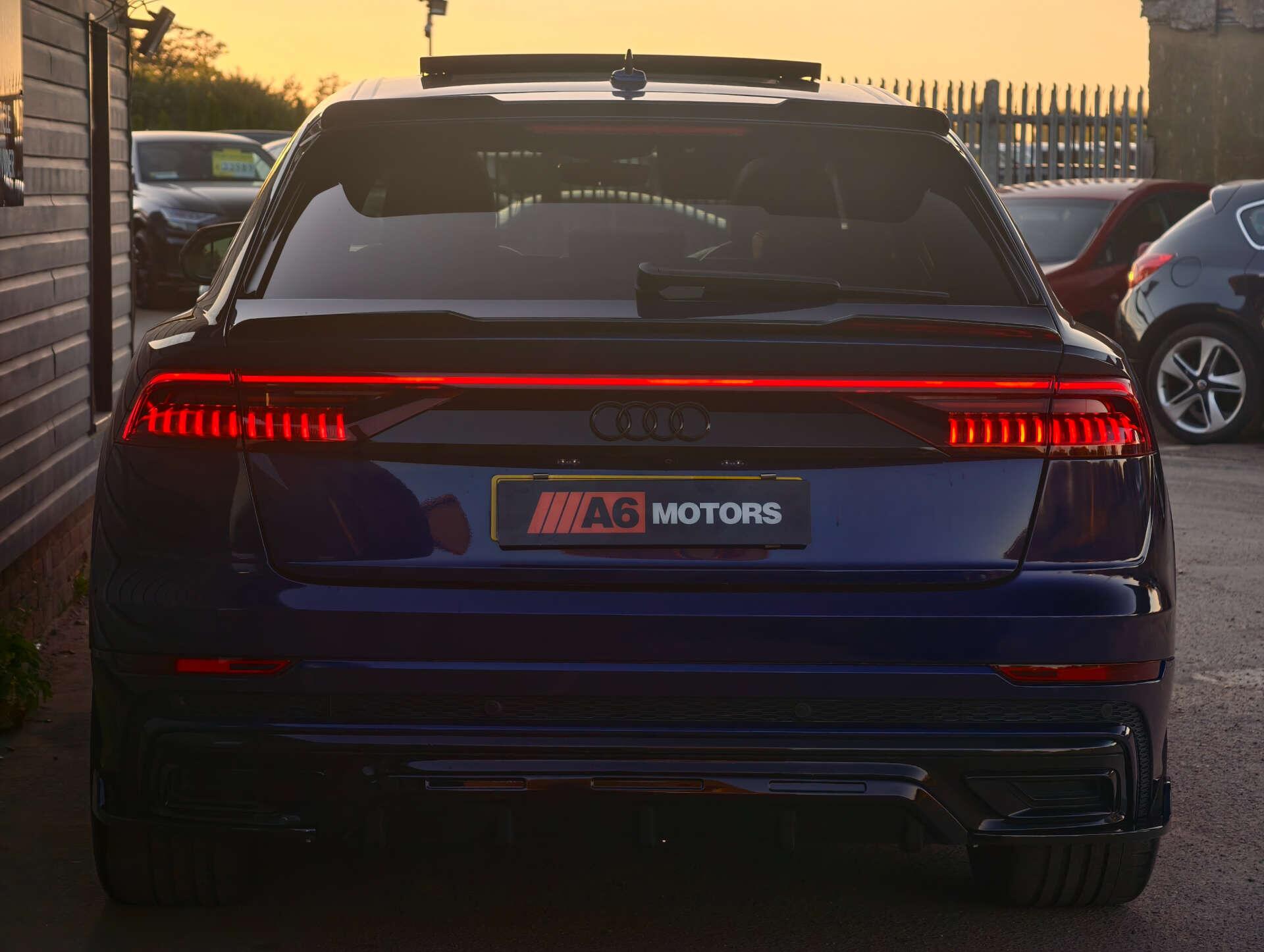 Audi Q8 view 11
