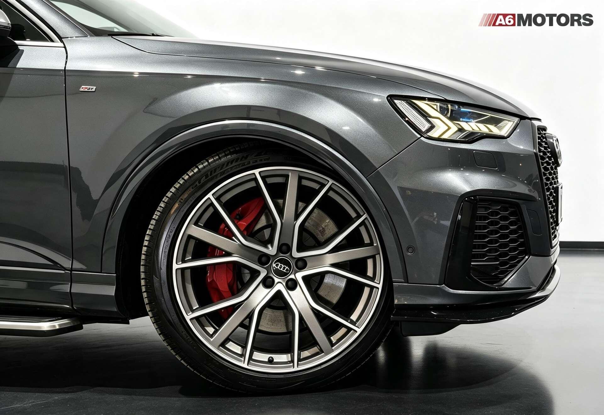 Audi SQ7 view 10