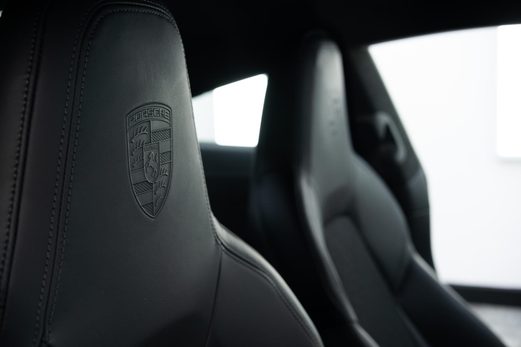 Porsche 911 view 20