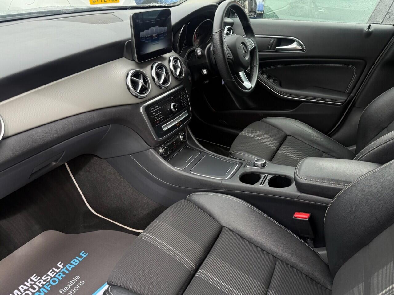 Mercedes-Benz Gla view 2