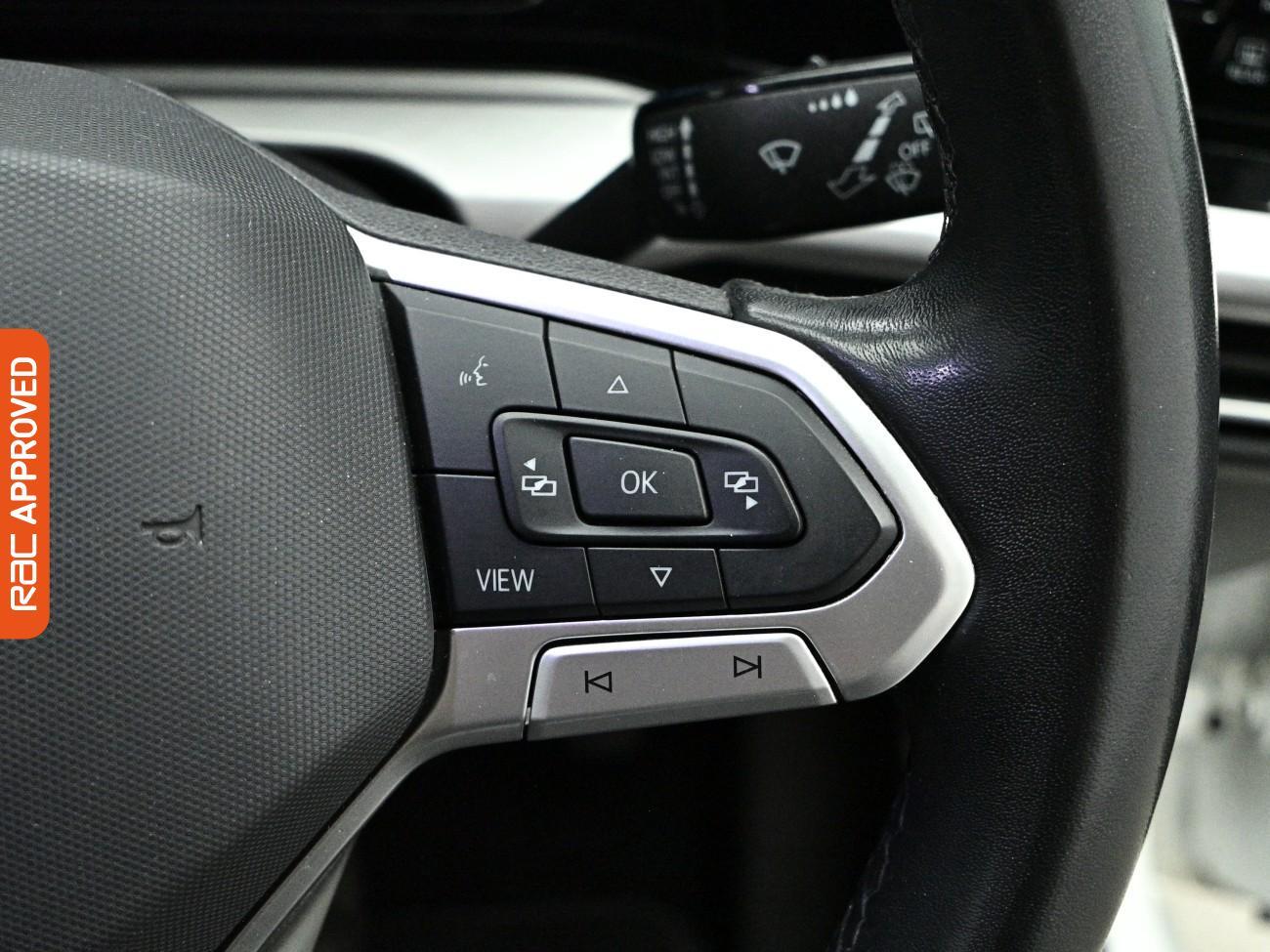 Volkswagen Golf view 22