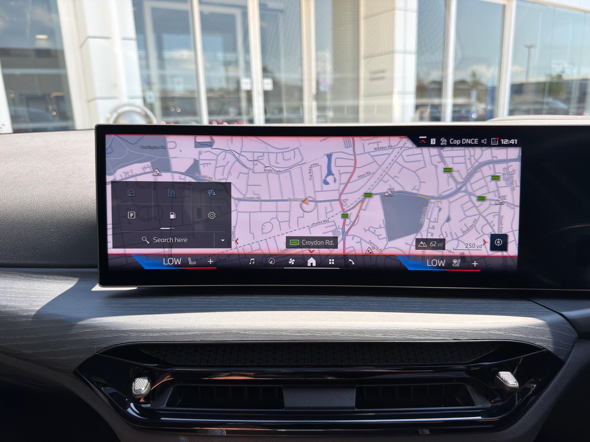 BMW 3 Series view 22