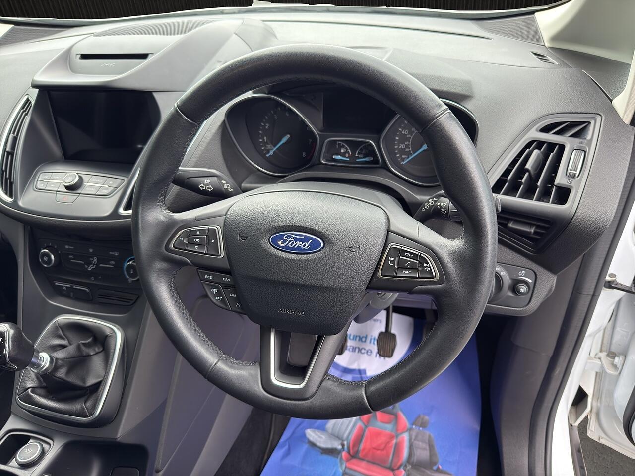Ford C-Max view 3