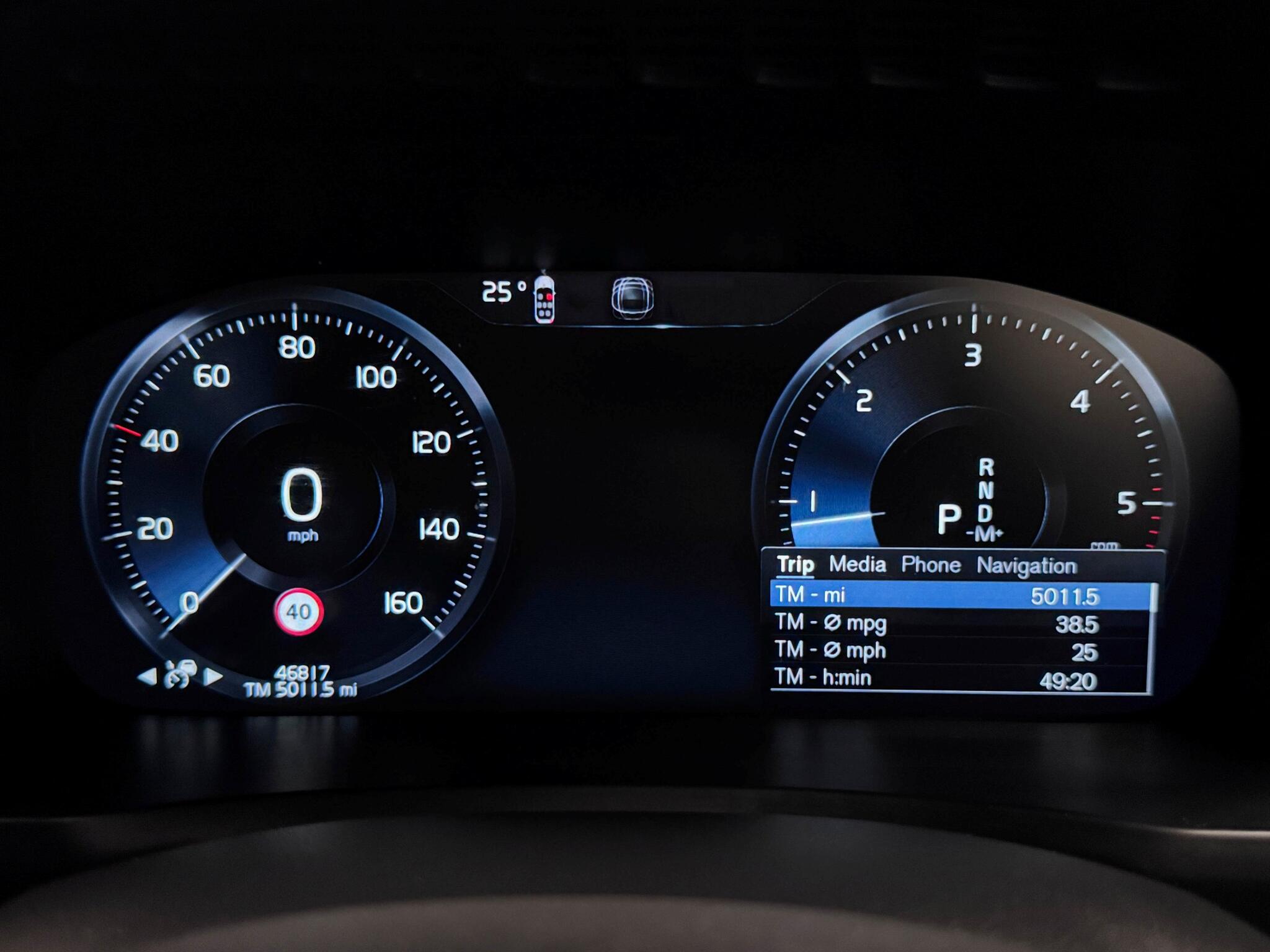 Volvo XC90 view 17