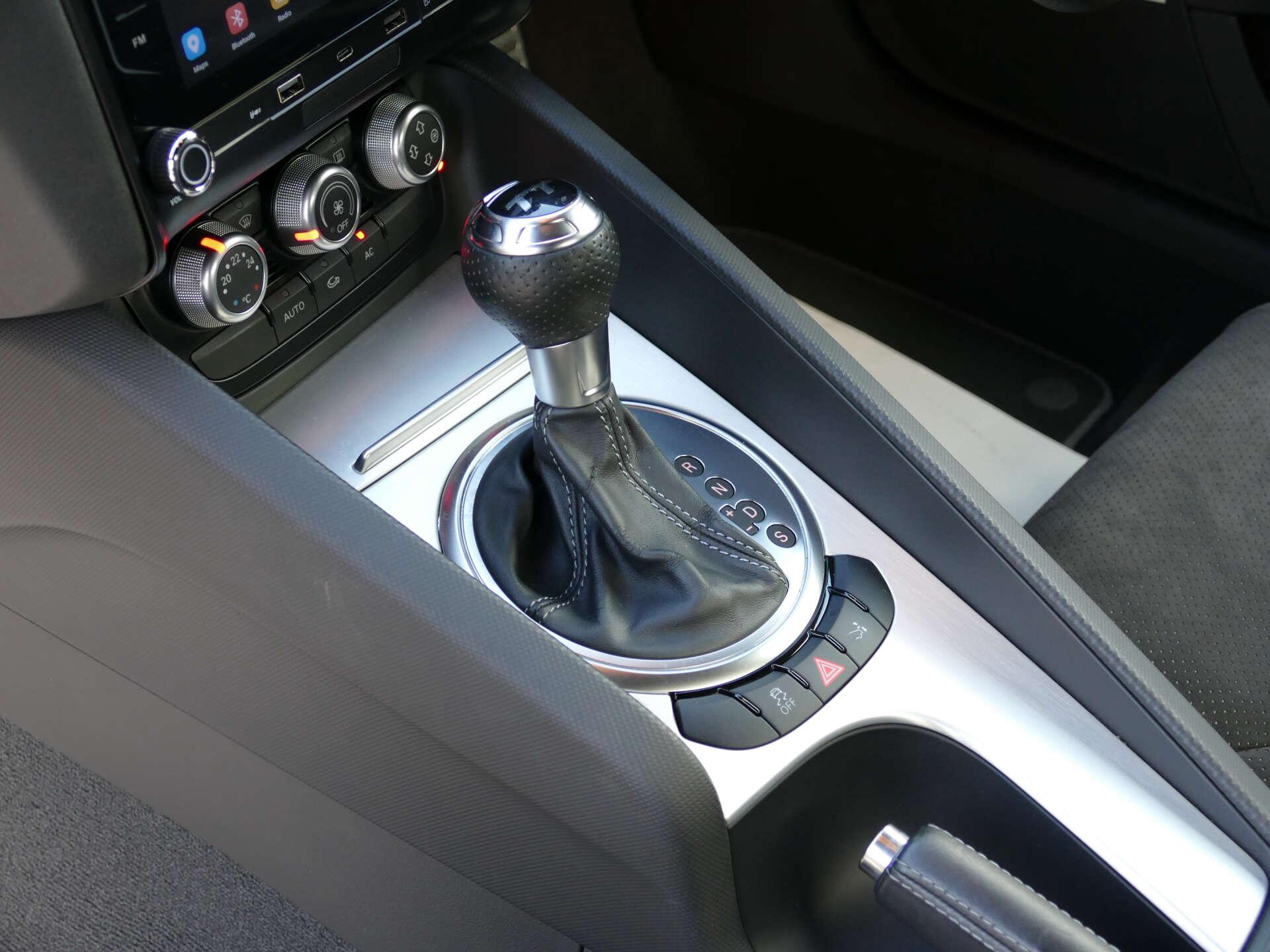 Audi TT view 30