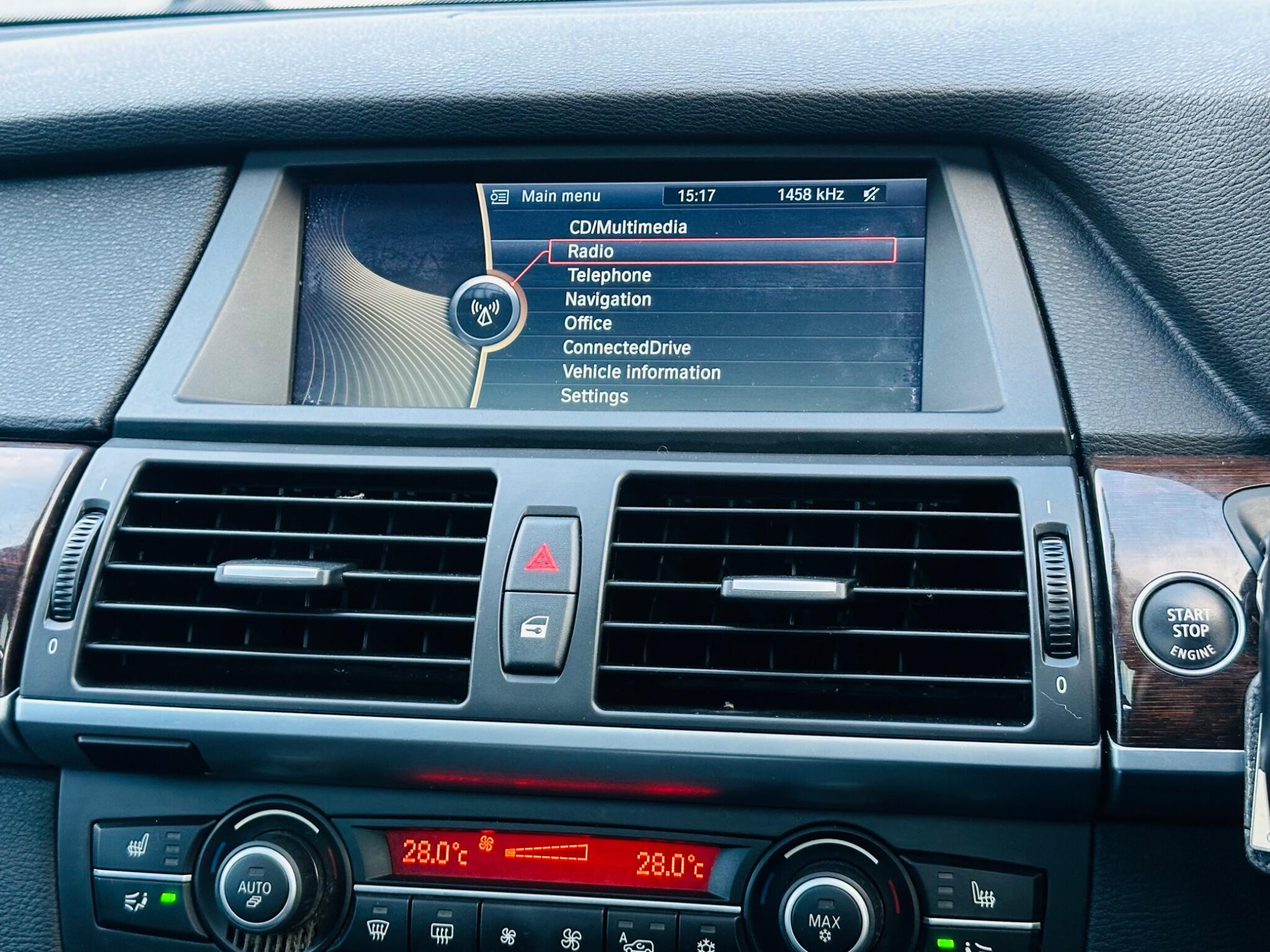 BMW X6 view 28