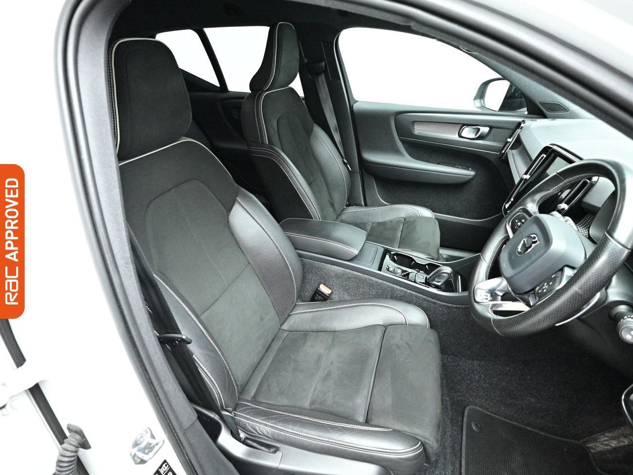Volvo XC40 view 12