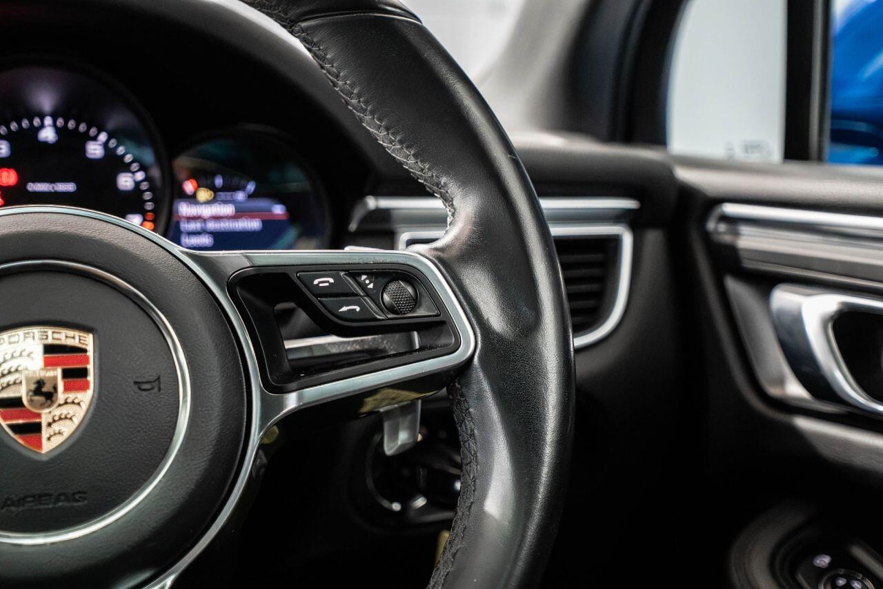 Porsche Macan view 29