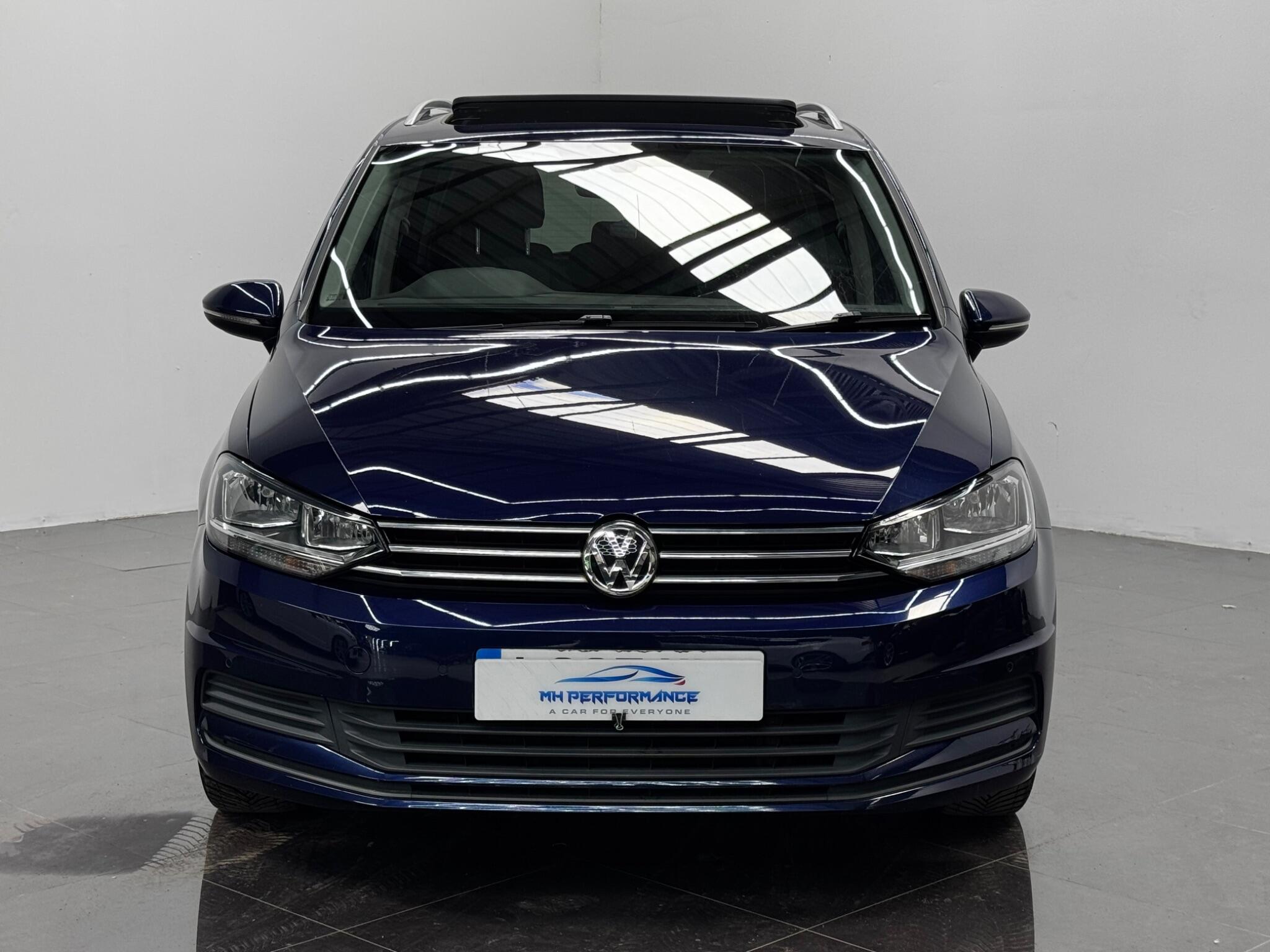 Volkswagen Touran view 33