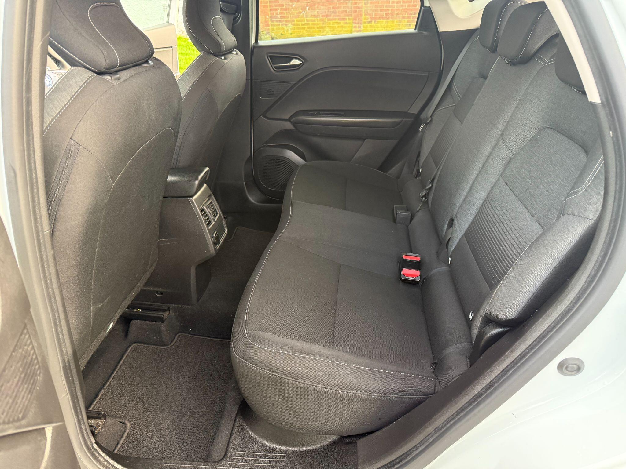 2021 Renault Captur 1.3 TCe Iconic EDC Euro 6 (s/s) 5dr • 36,000 miles image 19