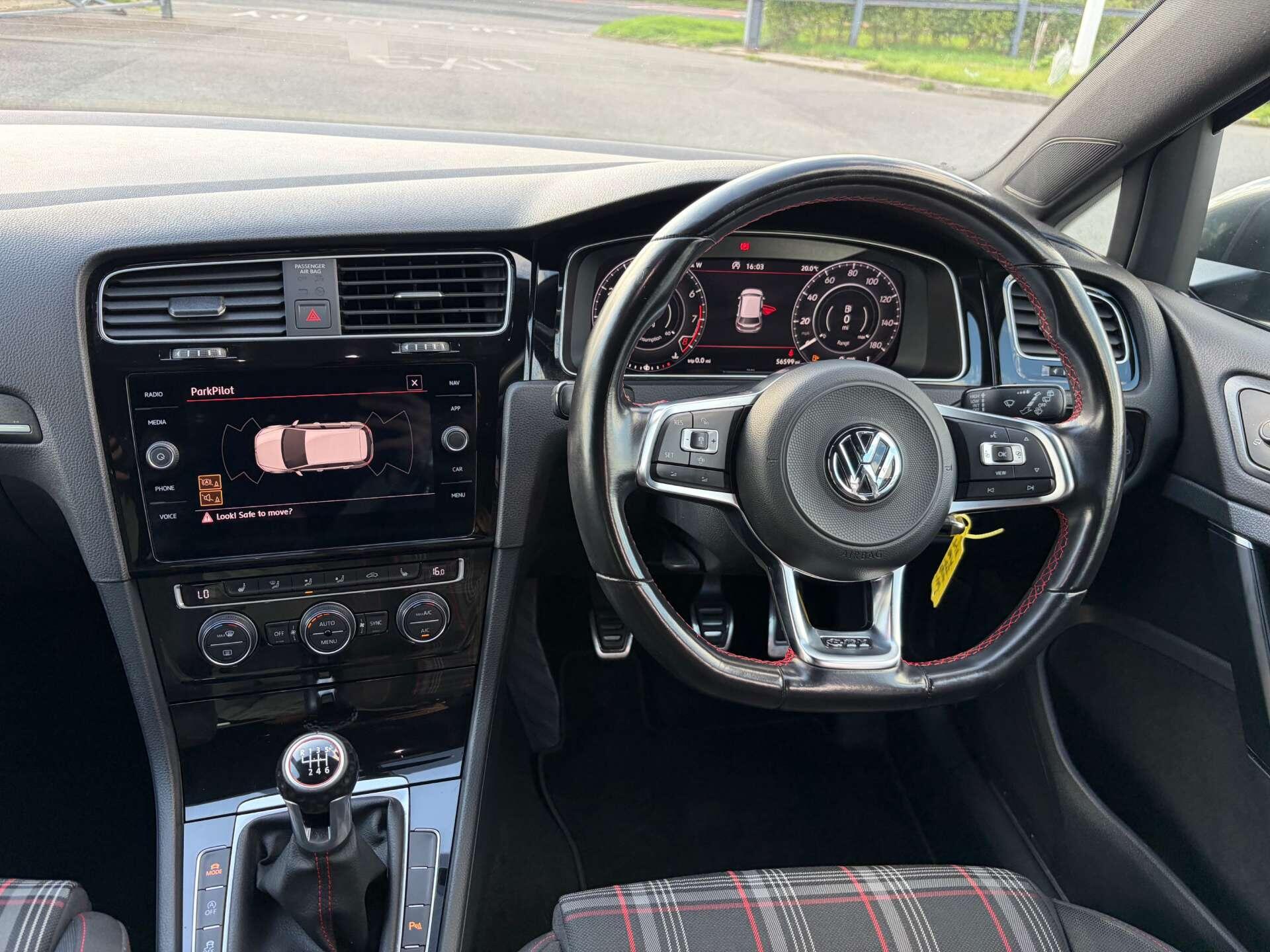 Volkswagen Golf view 2