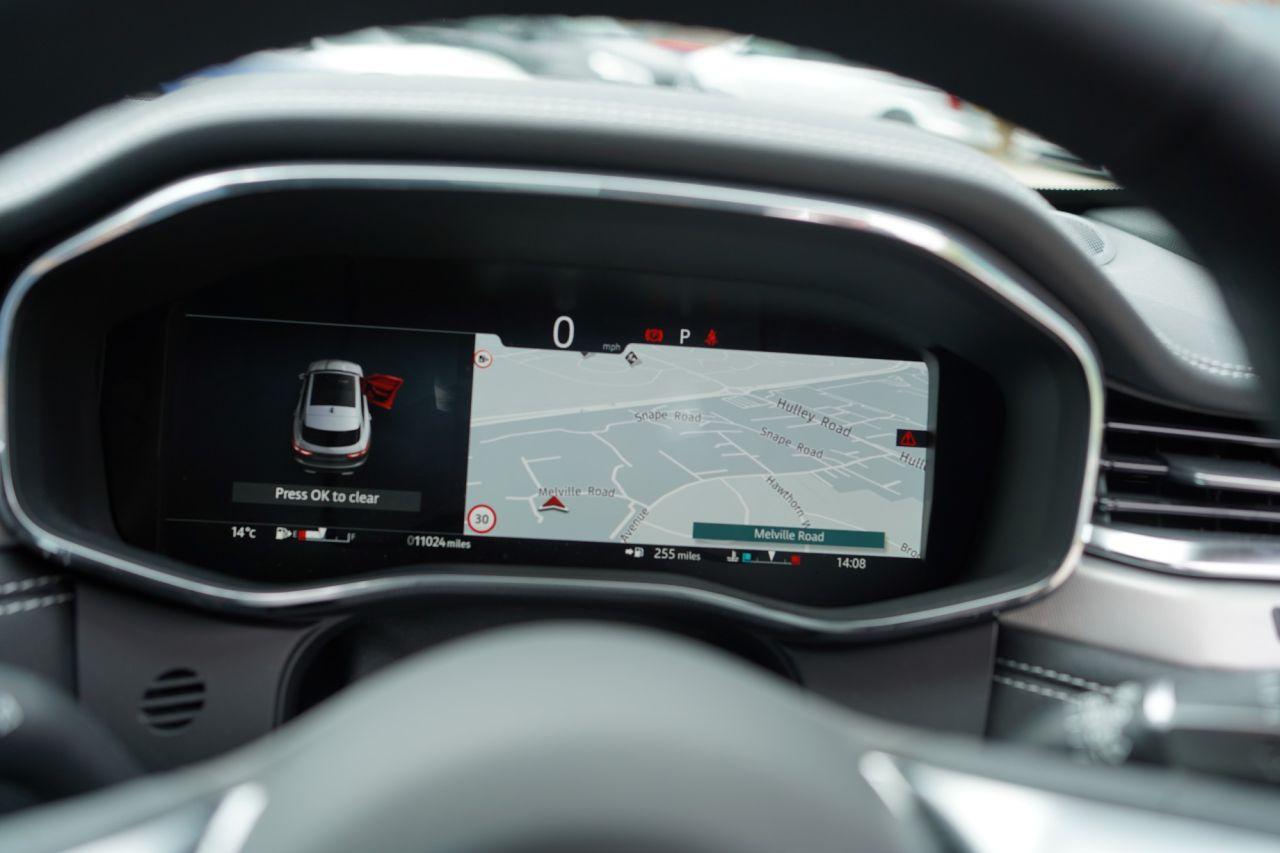 Jaguar F-Pace view 17
