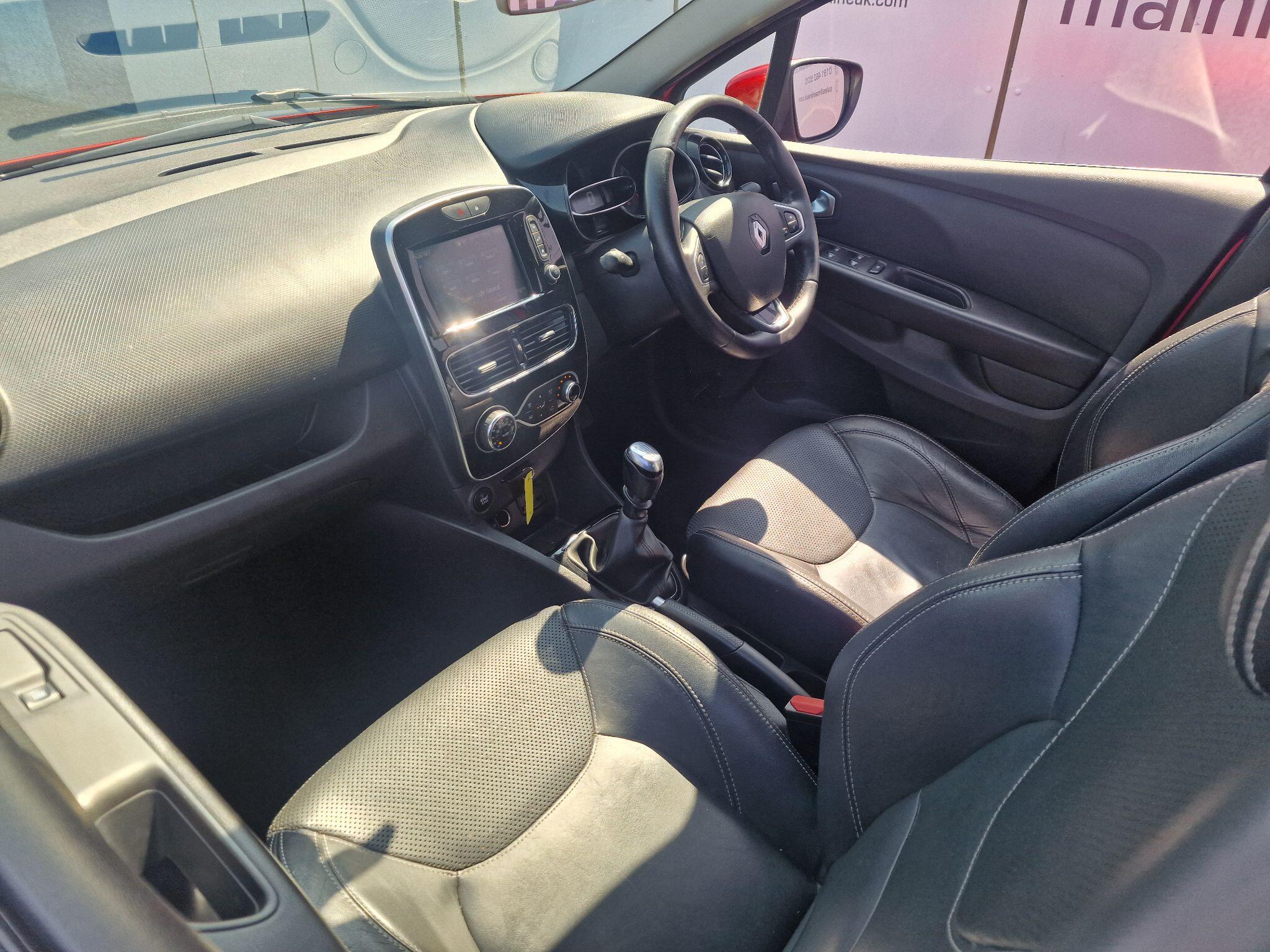 Renault Clio view 54