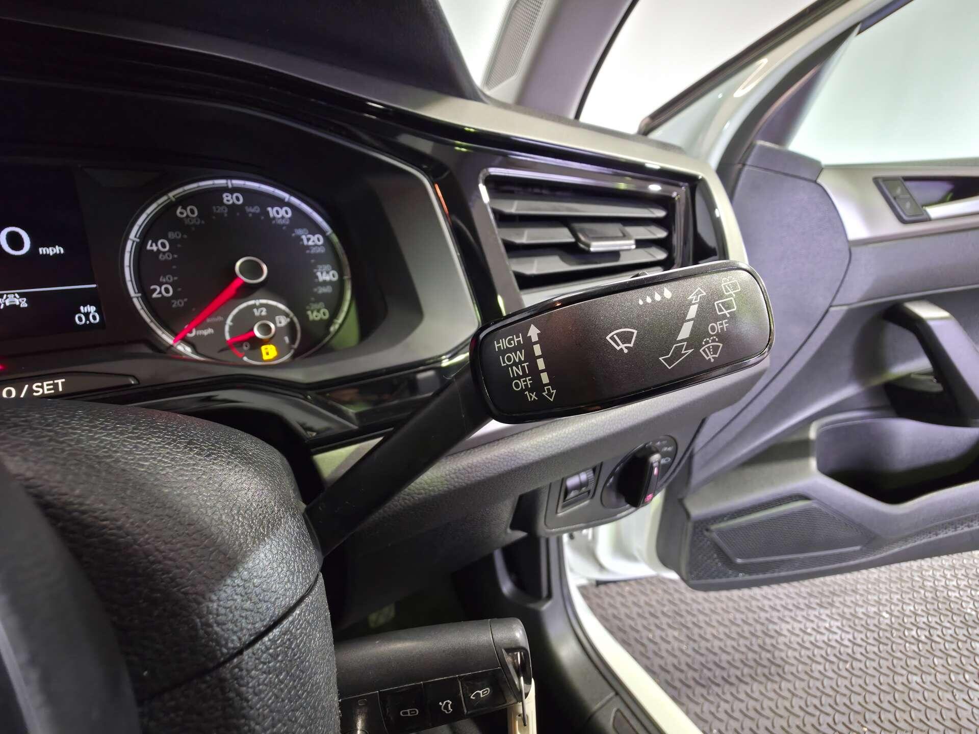 Volkswagen Polo view 26