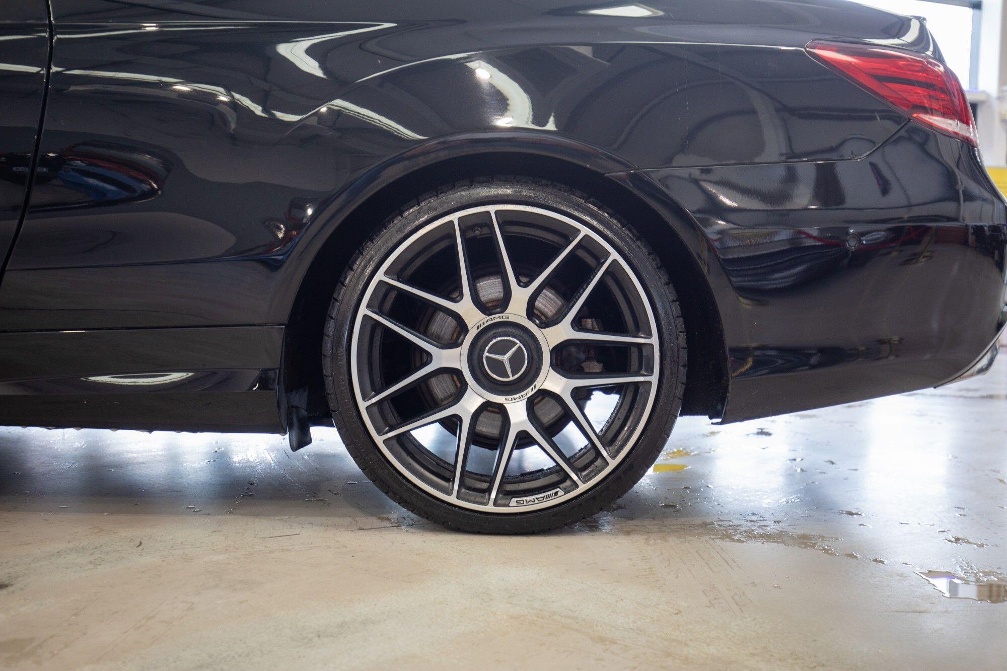 Mercedes-Benz E-Class view 7