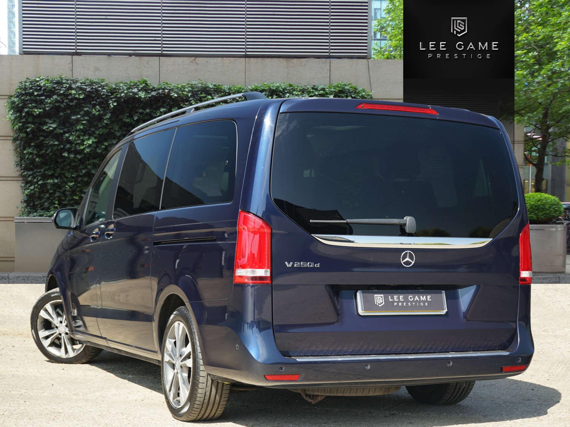Mercedes-Benz V-Class view 29