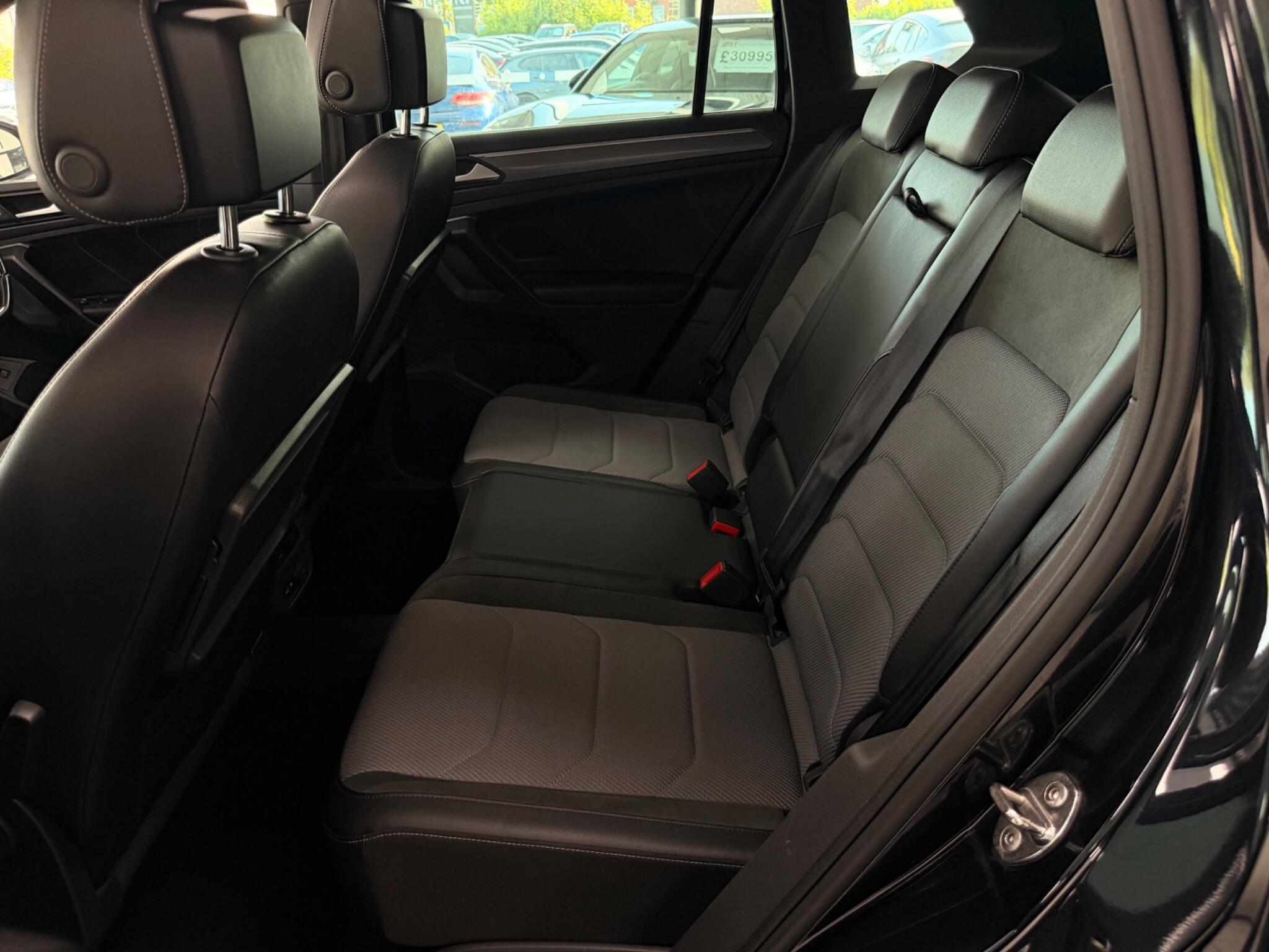 Volkswagen Tiguan view 36