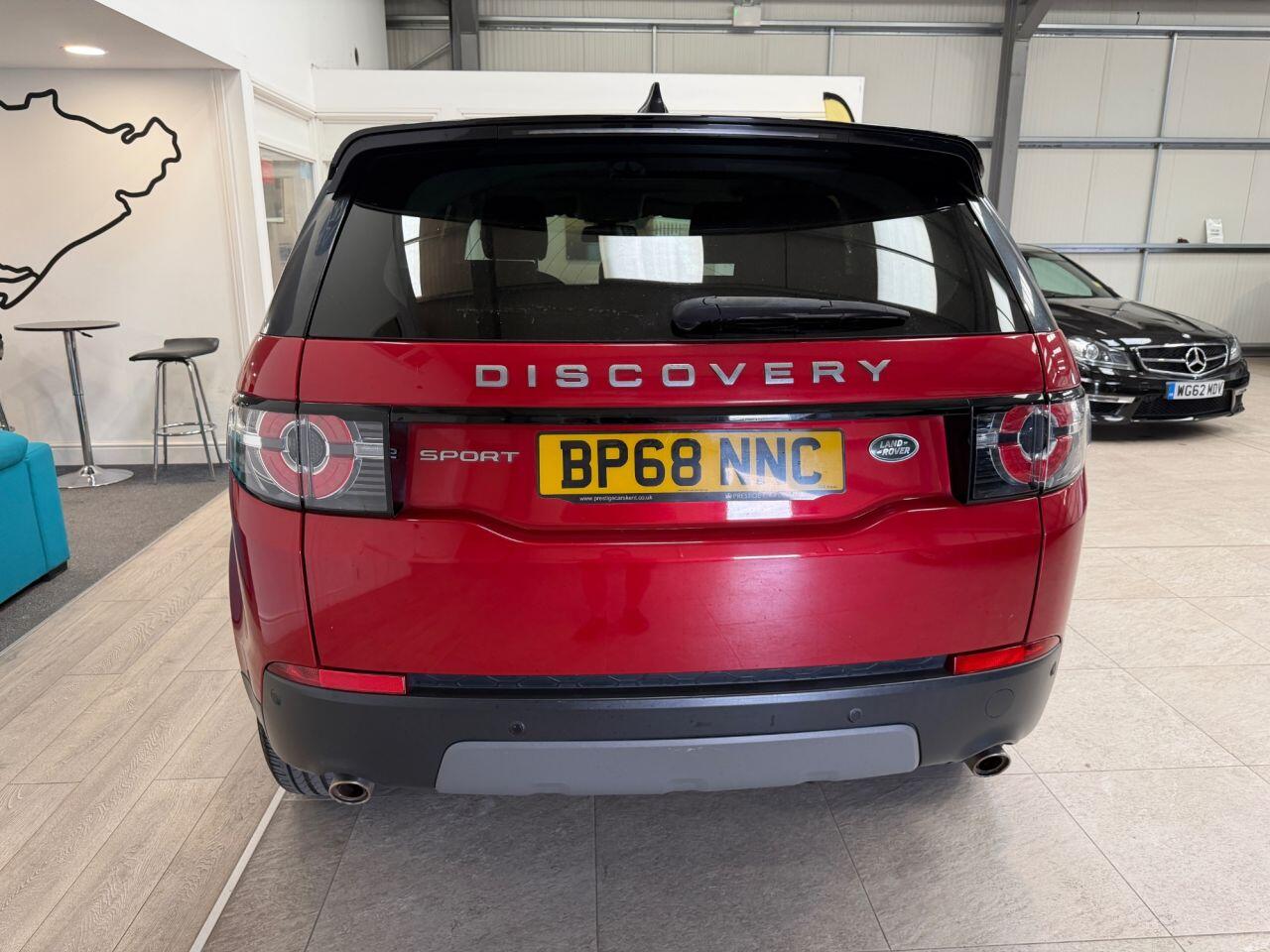 Land Rover Discovery Sport view 8