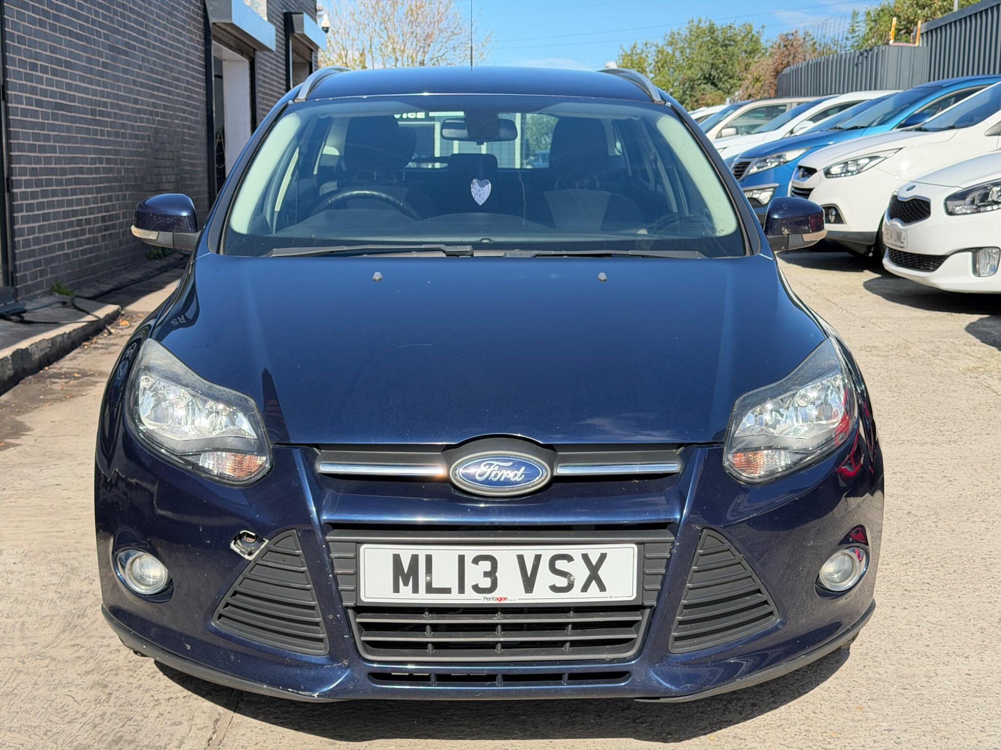 Ford Focus view 2