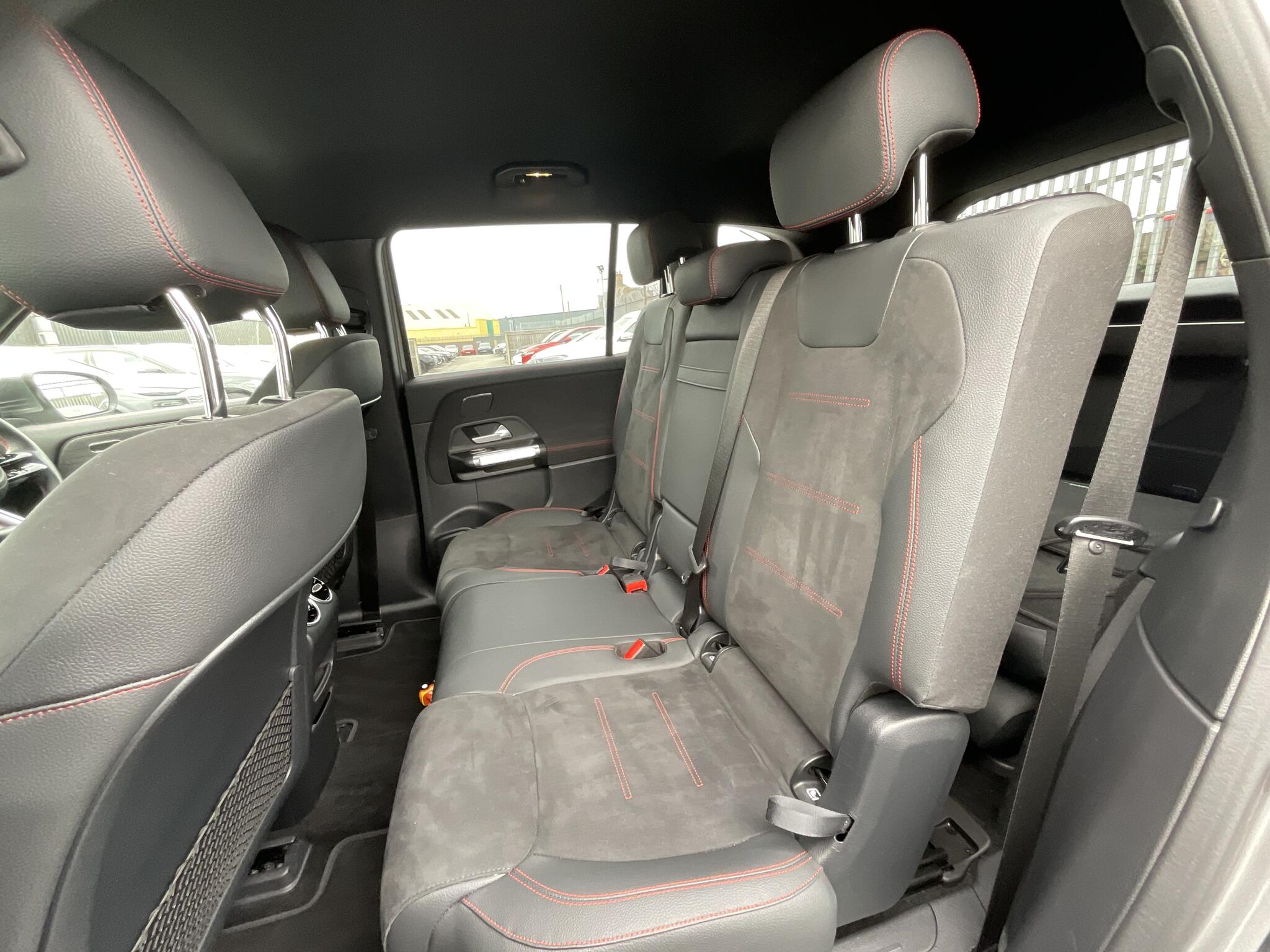 Mercedes-Benz Eqb view 14