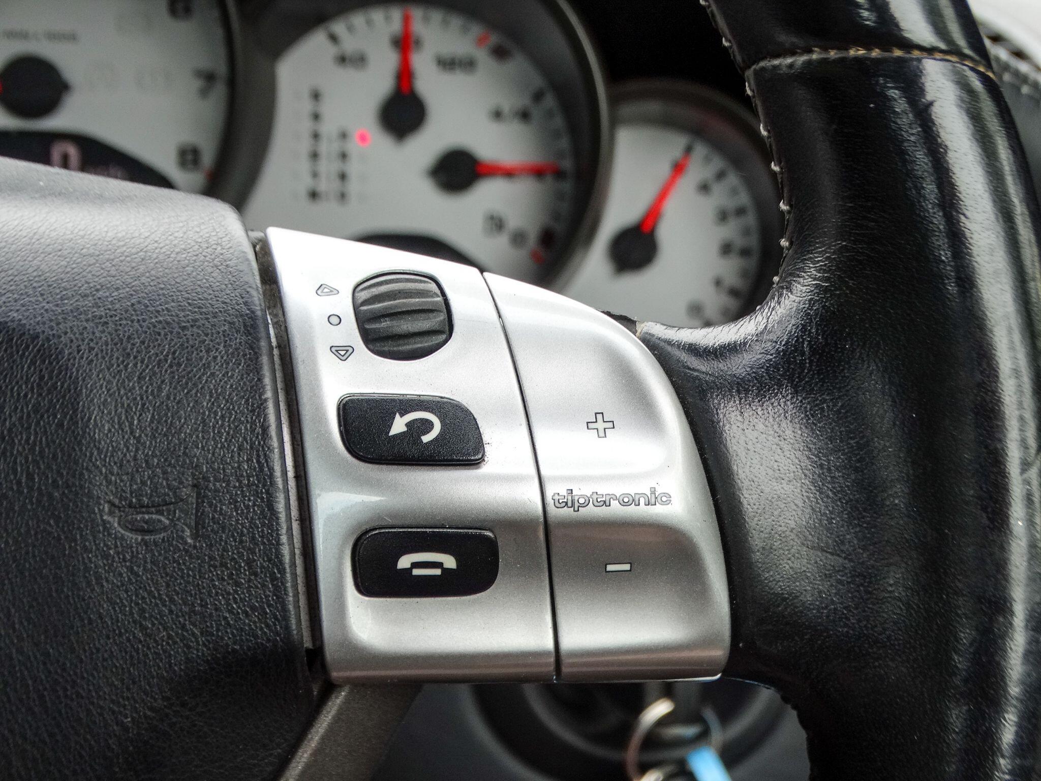 Porsche 911 view 27