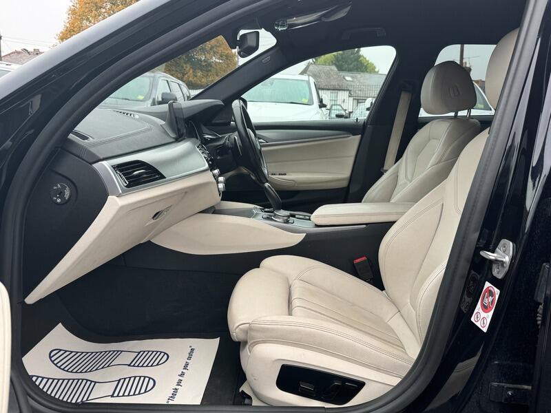 2017 BMW 5 Series image 27