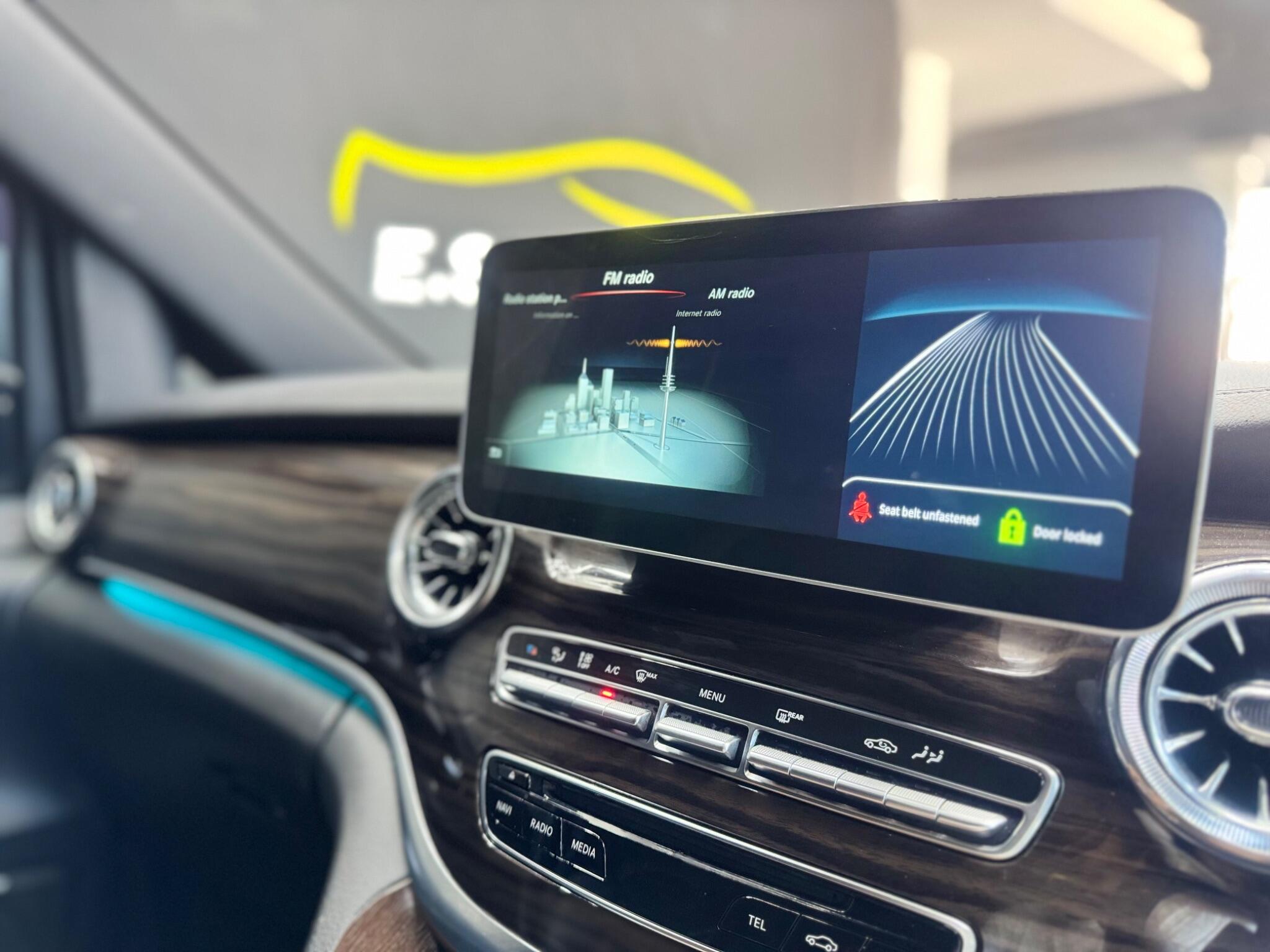 Mercedes-Benz V-Class view 55