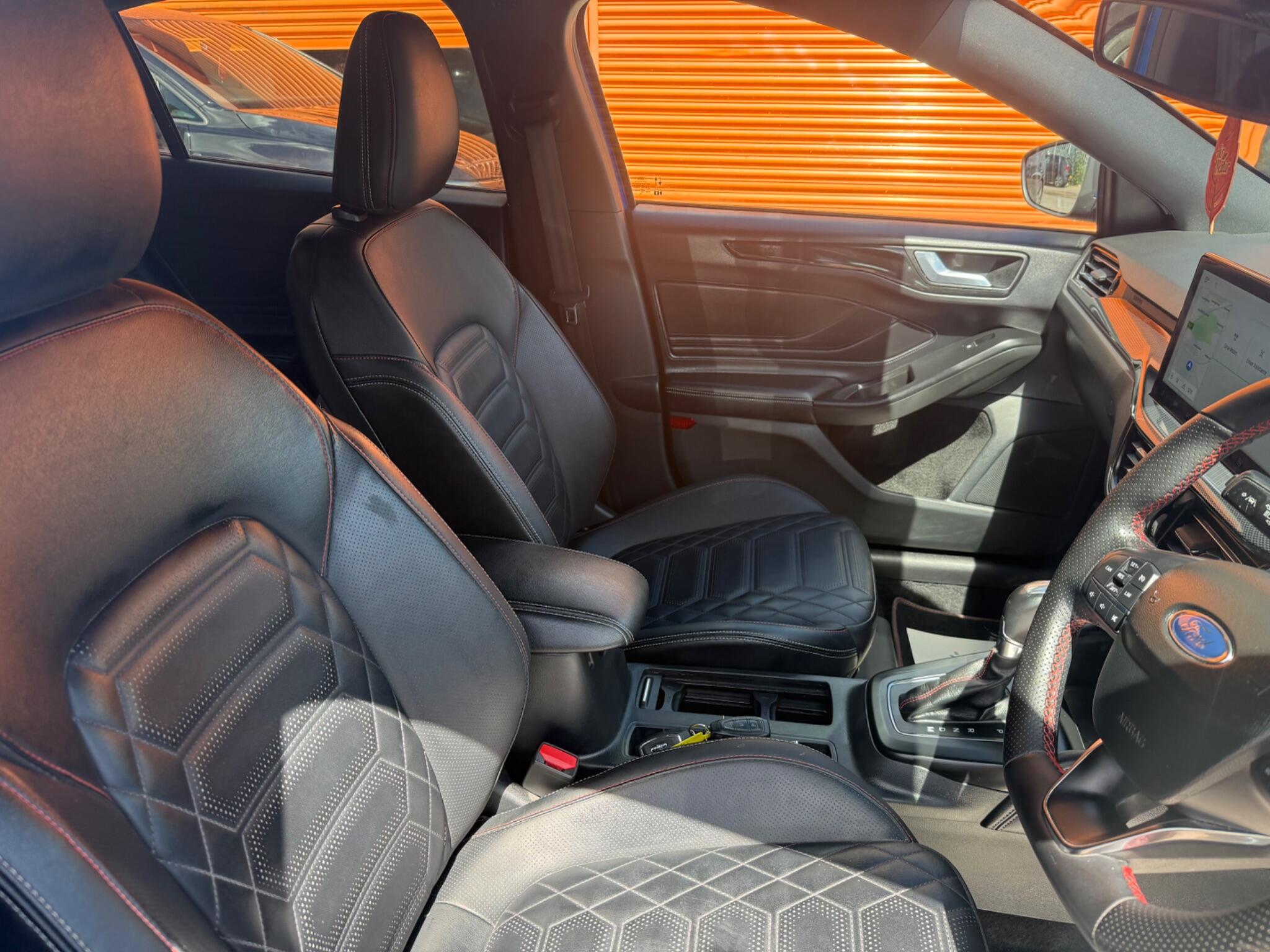 Ford Focus view 22