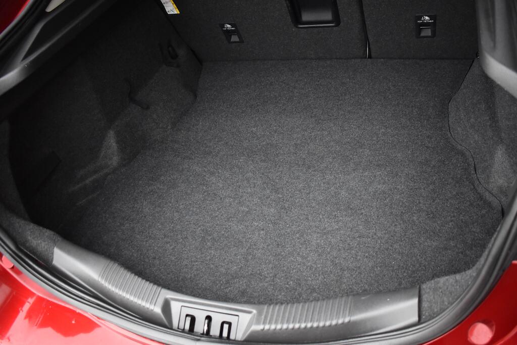 Ford Mondeo view 47