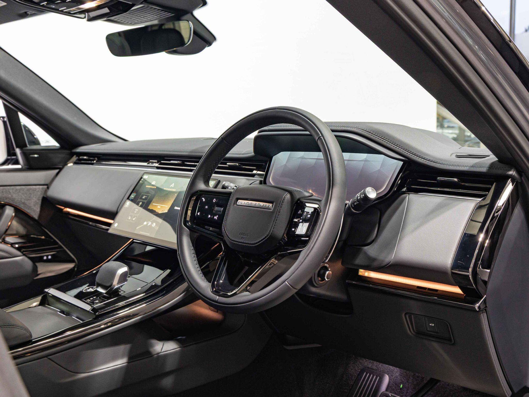 Land Rover Range Rover Sport view 13