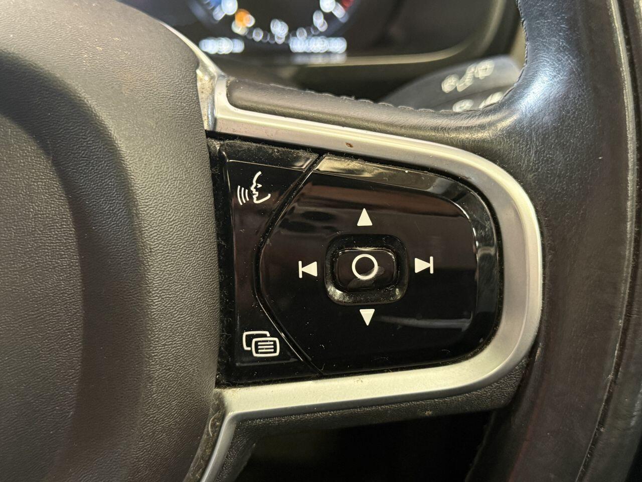Volvo XC90 view 39