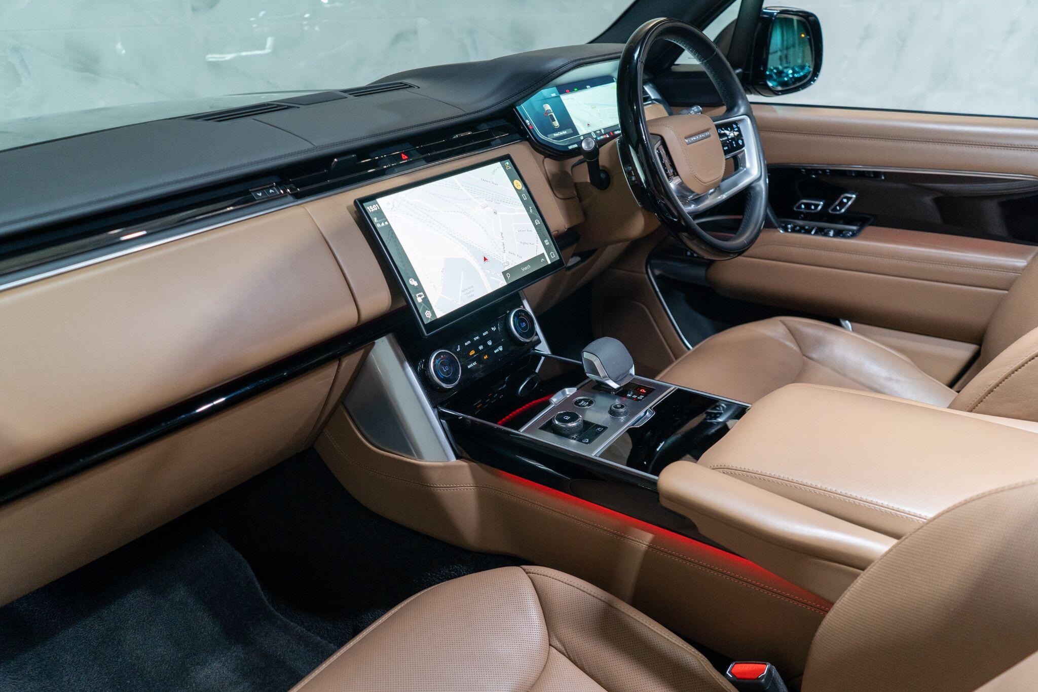Land Rover Range Rover view 12