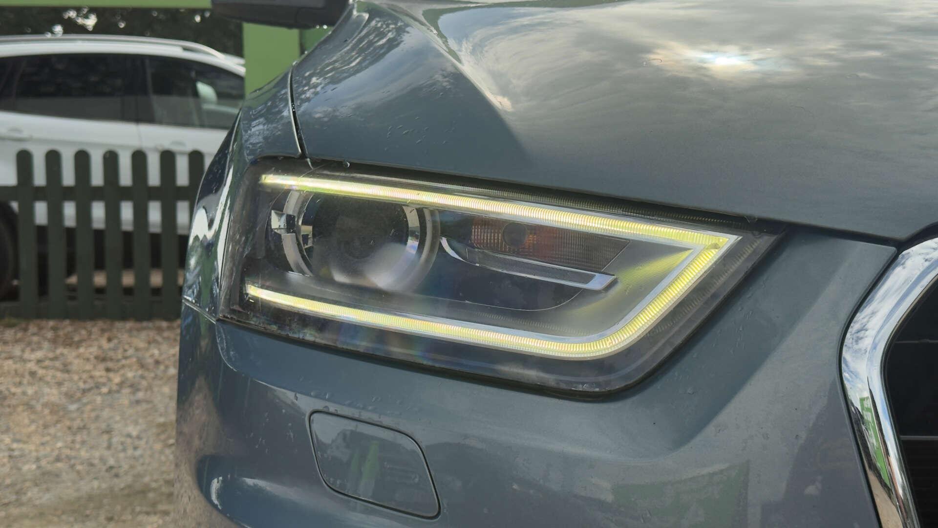 Audi Q3 view 43