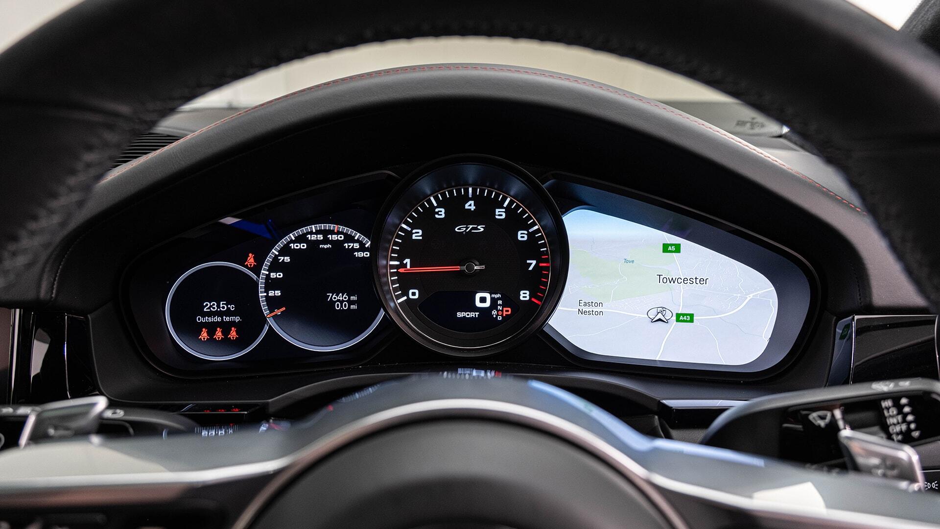 Porsche Cayenne view 16