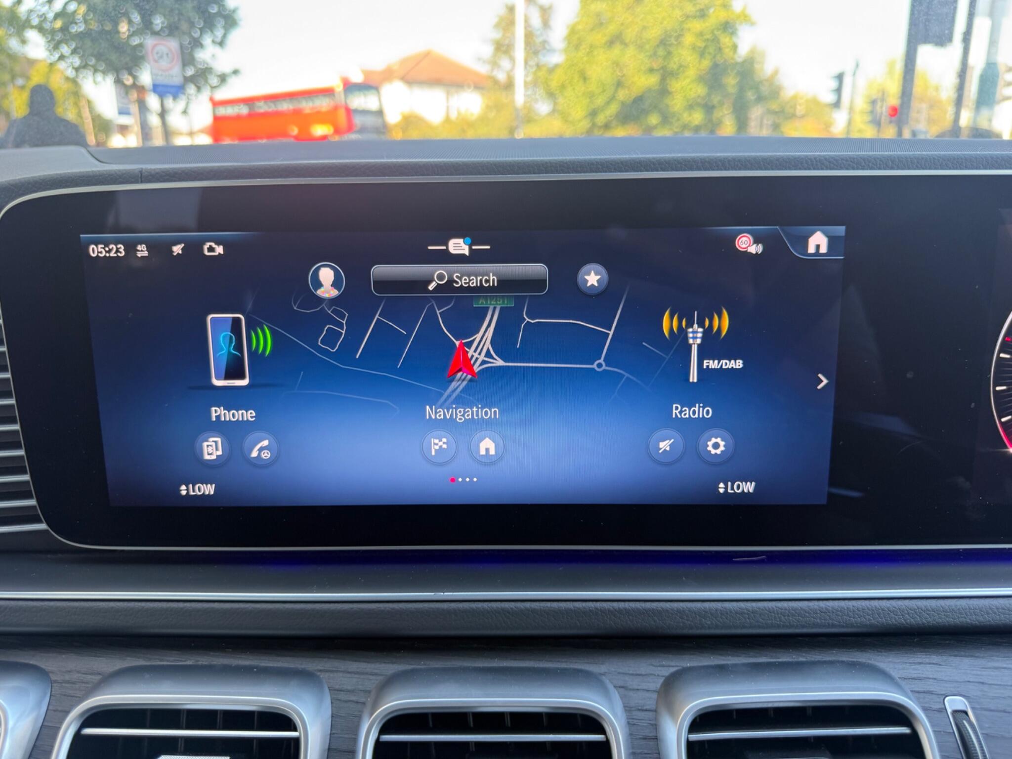 Mercedes-Benz GLS view 34