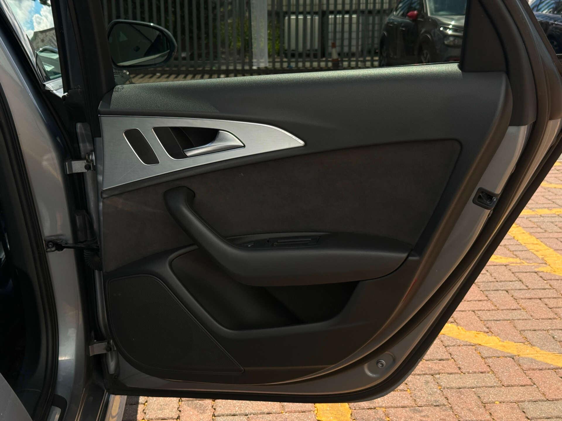 Audi A6 Saloon view 27