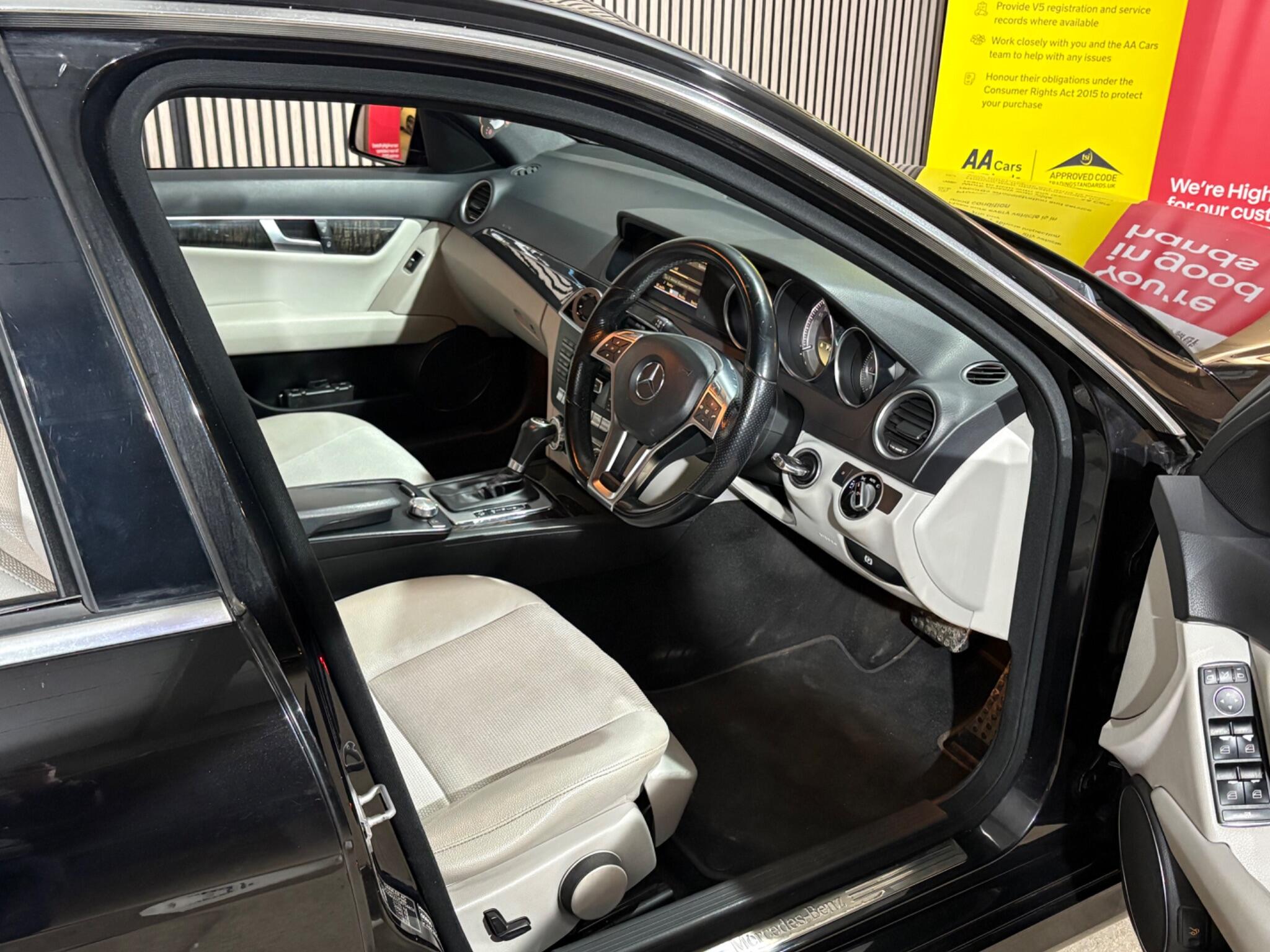 2012 Mercedes-Benz C Class image 28