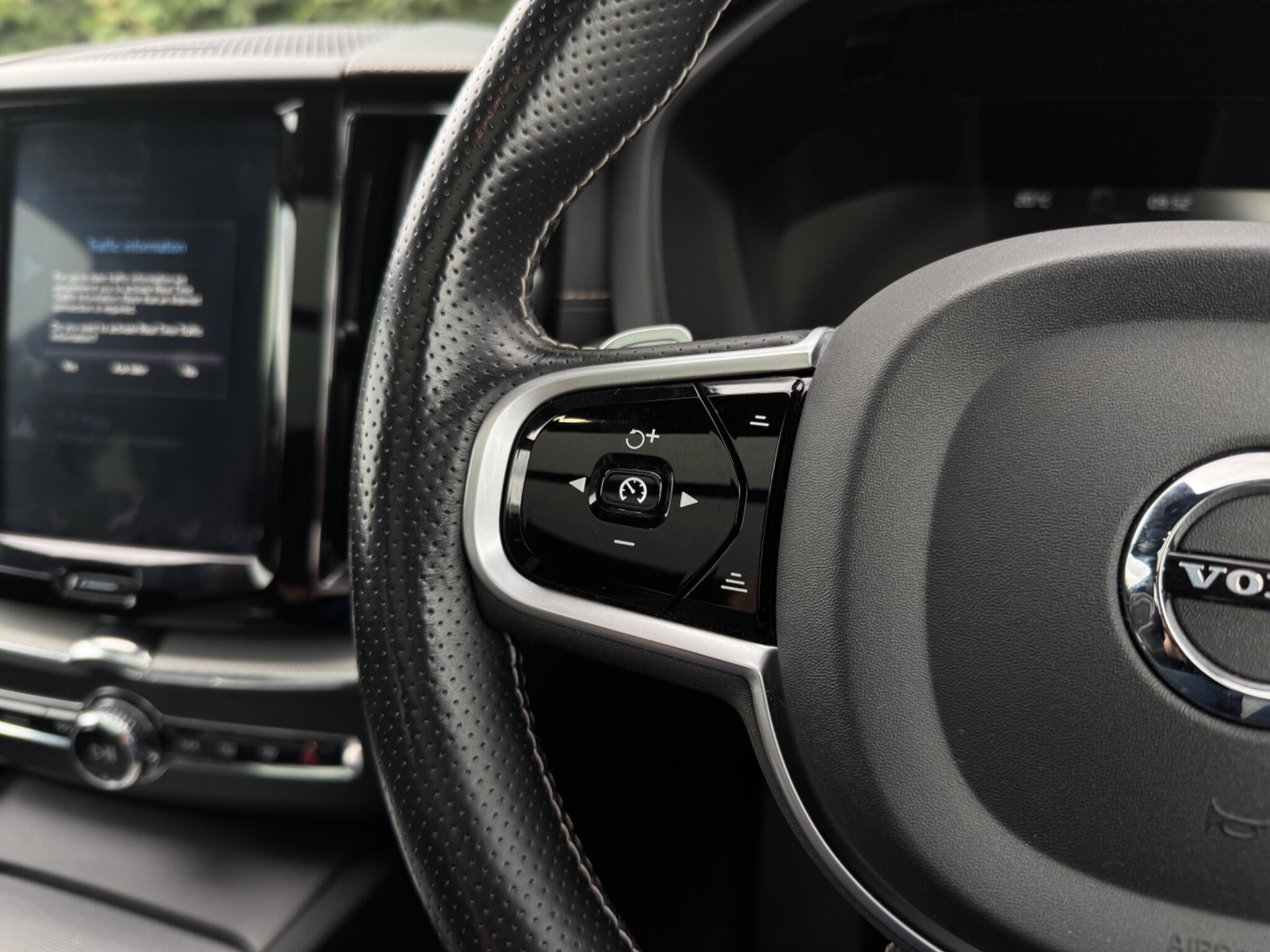 Volvo XC60 view 25