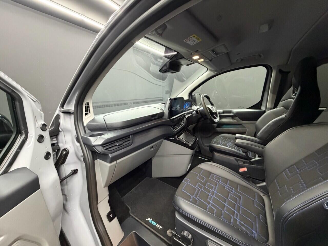 Ford Transit Custom view 34