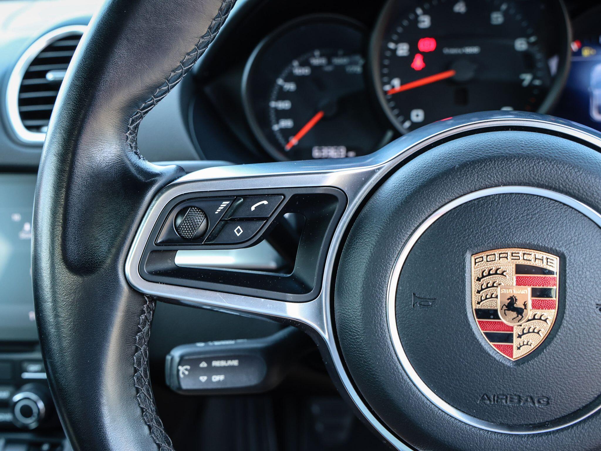 Porsche Cayman view 56