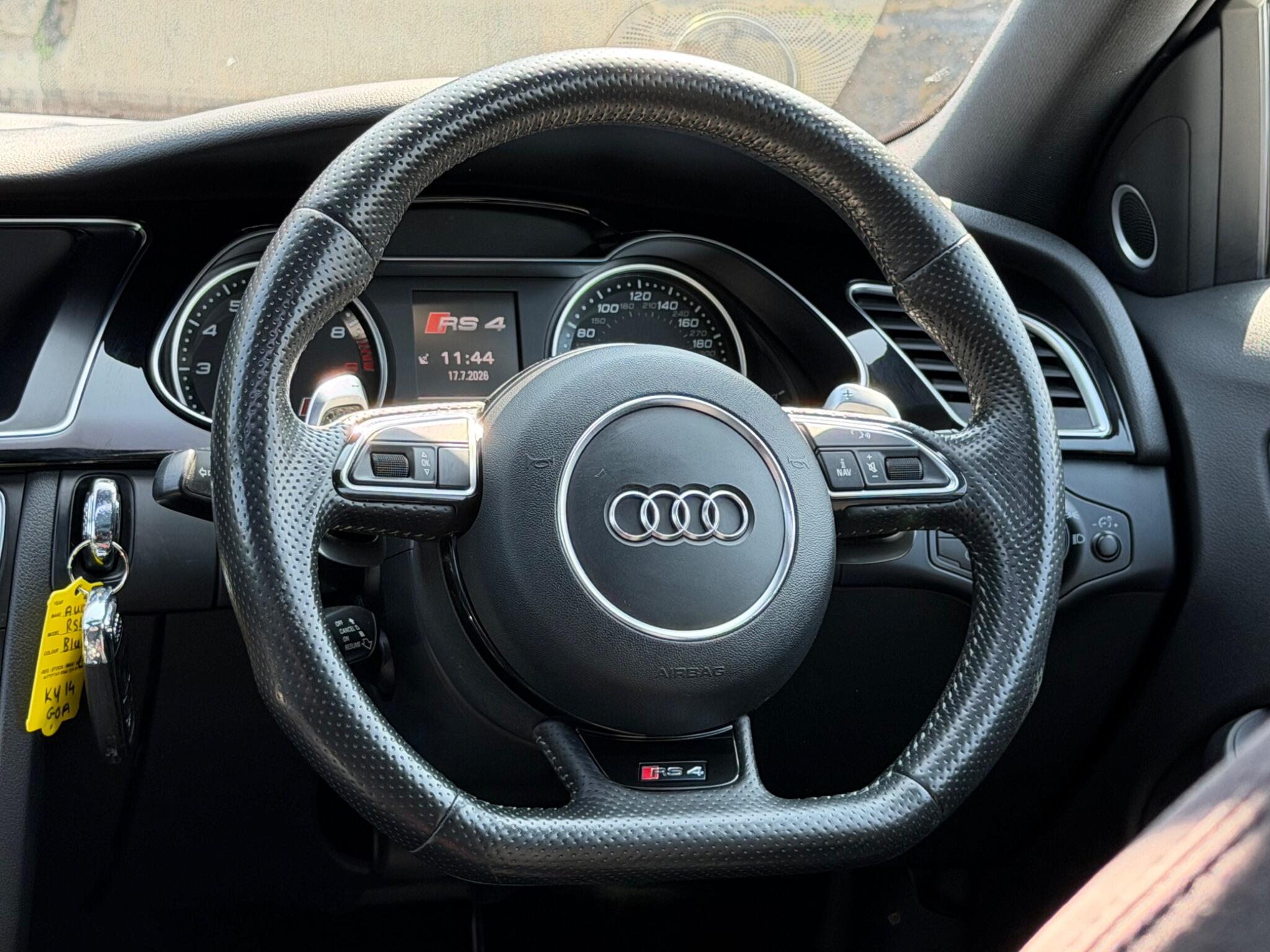 Audi RS4 view 26