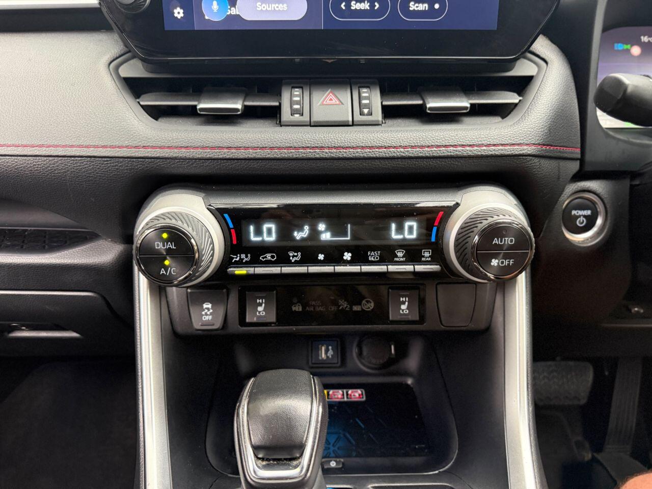 Toyota Rav4 view 22